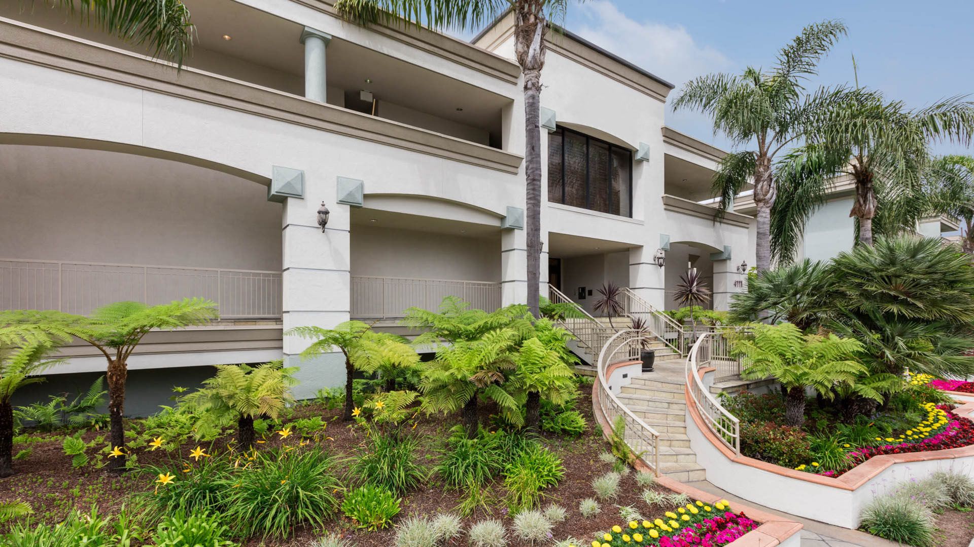 Pearl Apartments - 4111 South Via Marina | EquityApartments.com