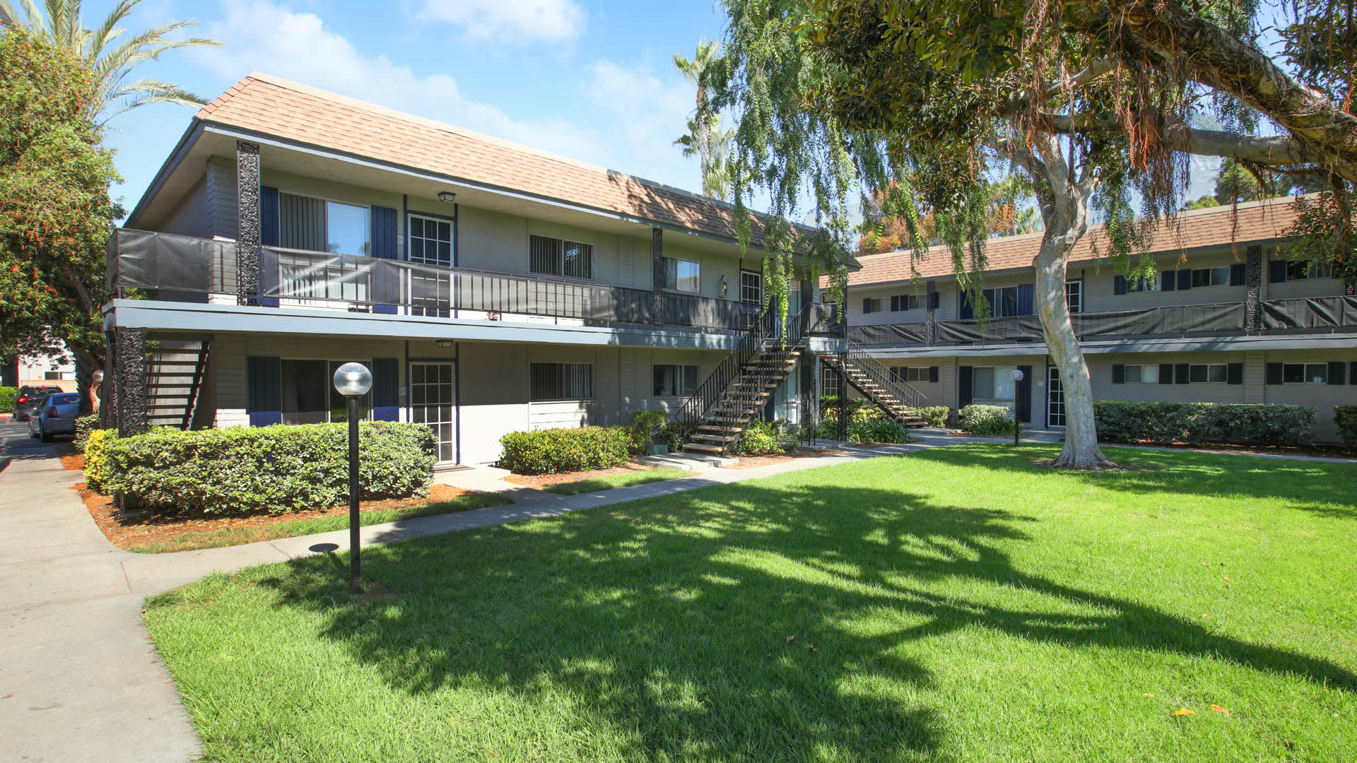 Regency Palms Apartments Huntington Beach 6762 Warner Avenue