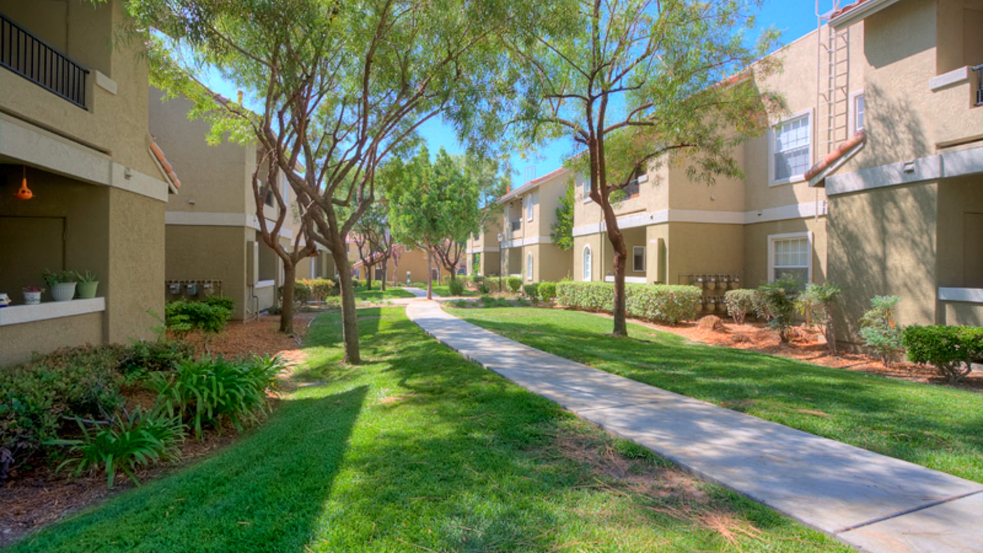 Ridgewood Village Apartments Sabre Springs 12435 Heatherton Court
