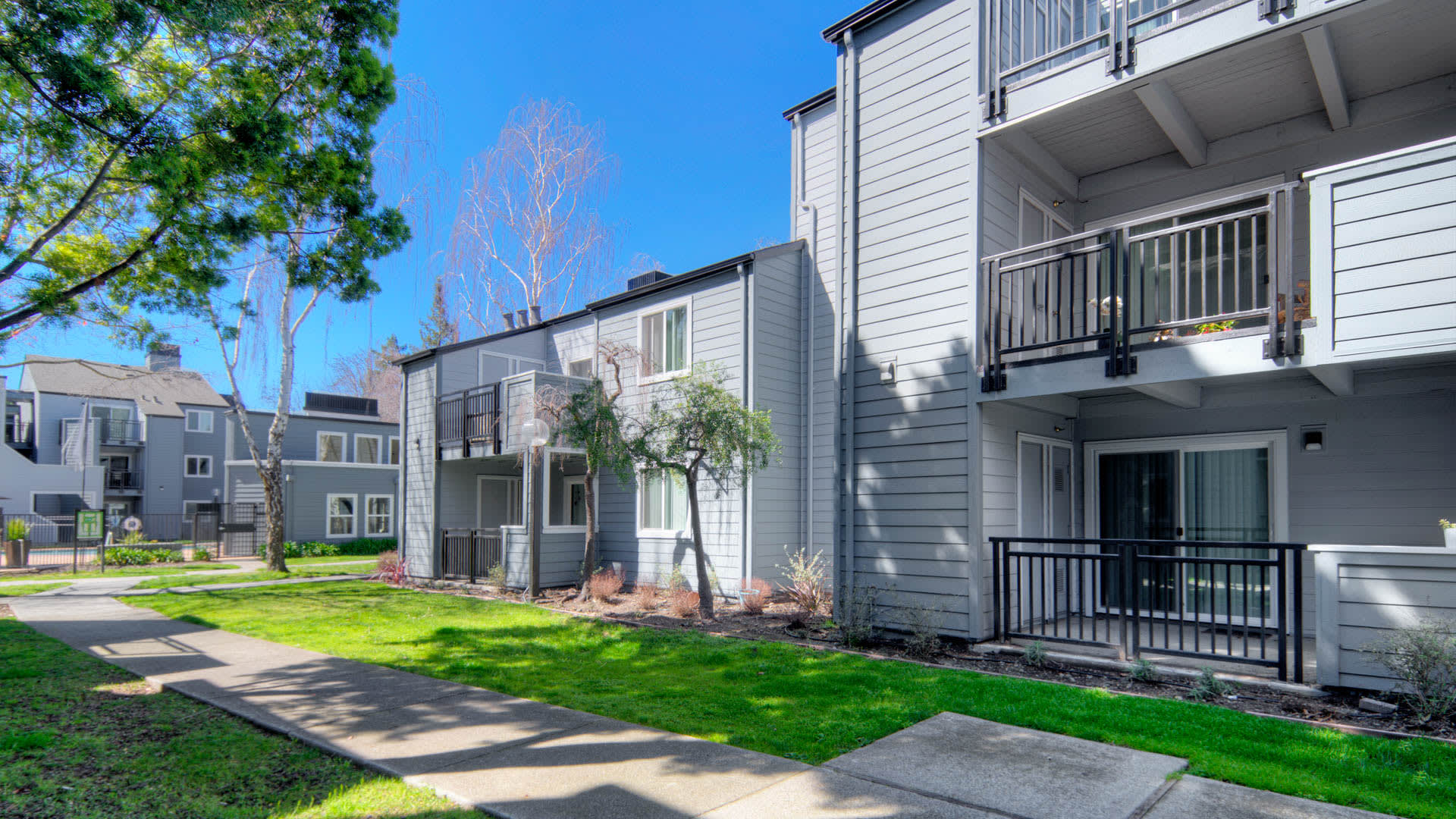 Southwood Apartments - Building Exterior 