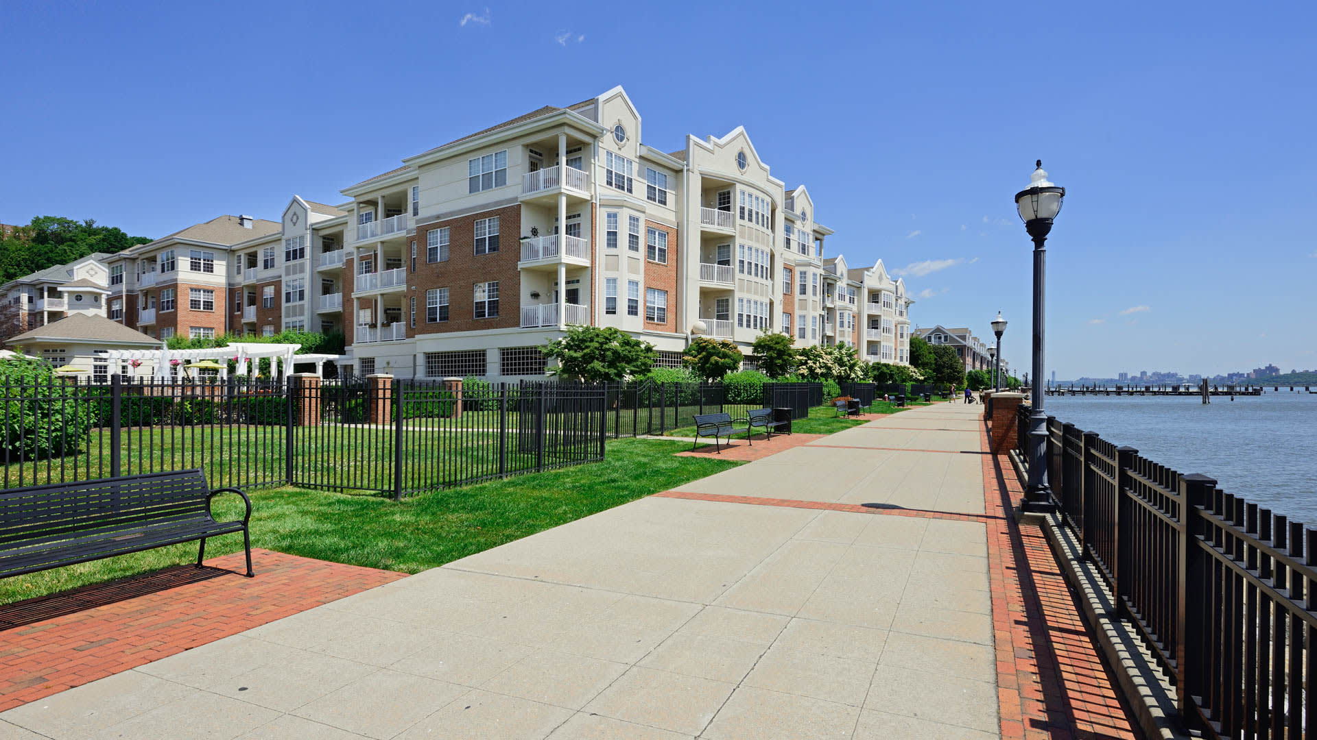 The Landings at Port Imperial Apartments - Exterior