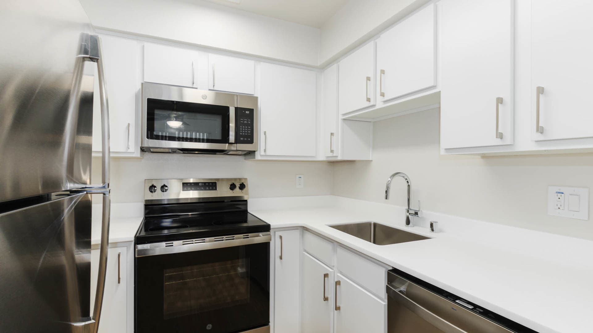 Canyon Creek Apartments - Kitchen