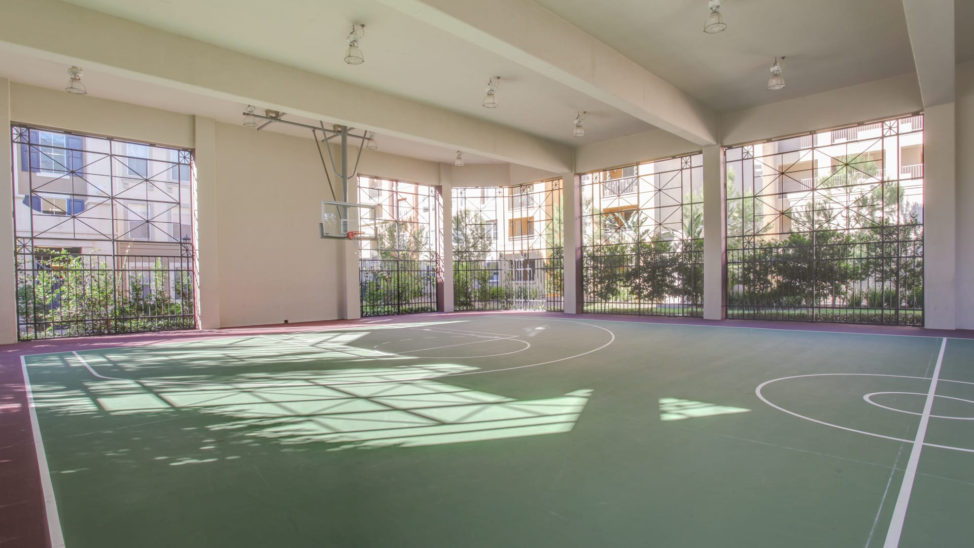 Toscana Apartments - Basketball Court