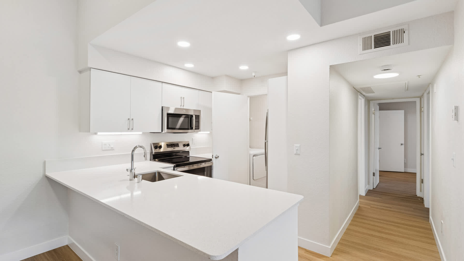 Mill Creek Apartments - Kitchen