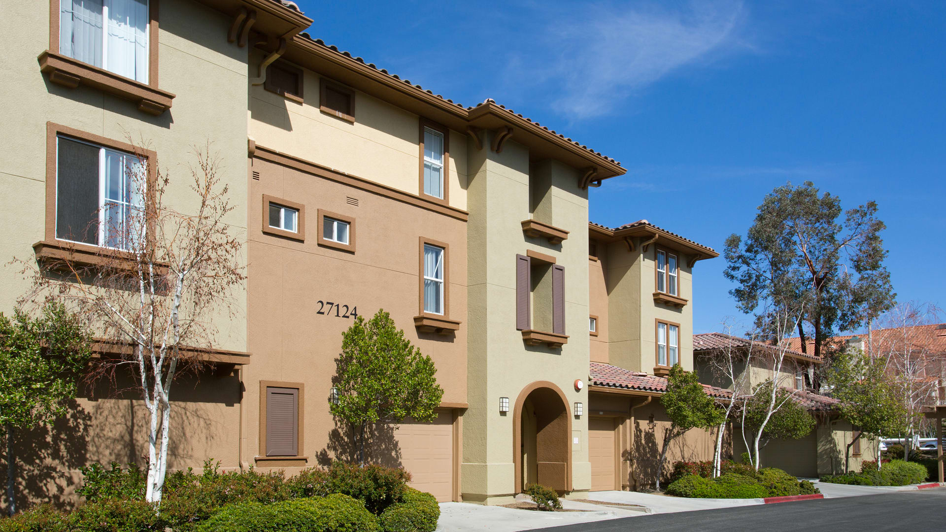 The Oaks Apartments - Exterior