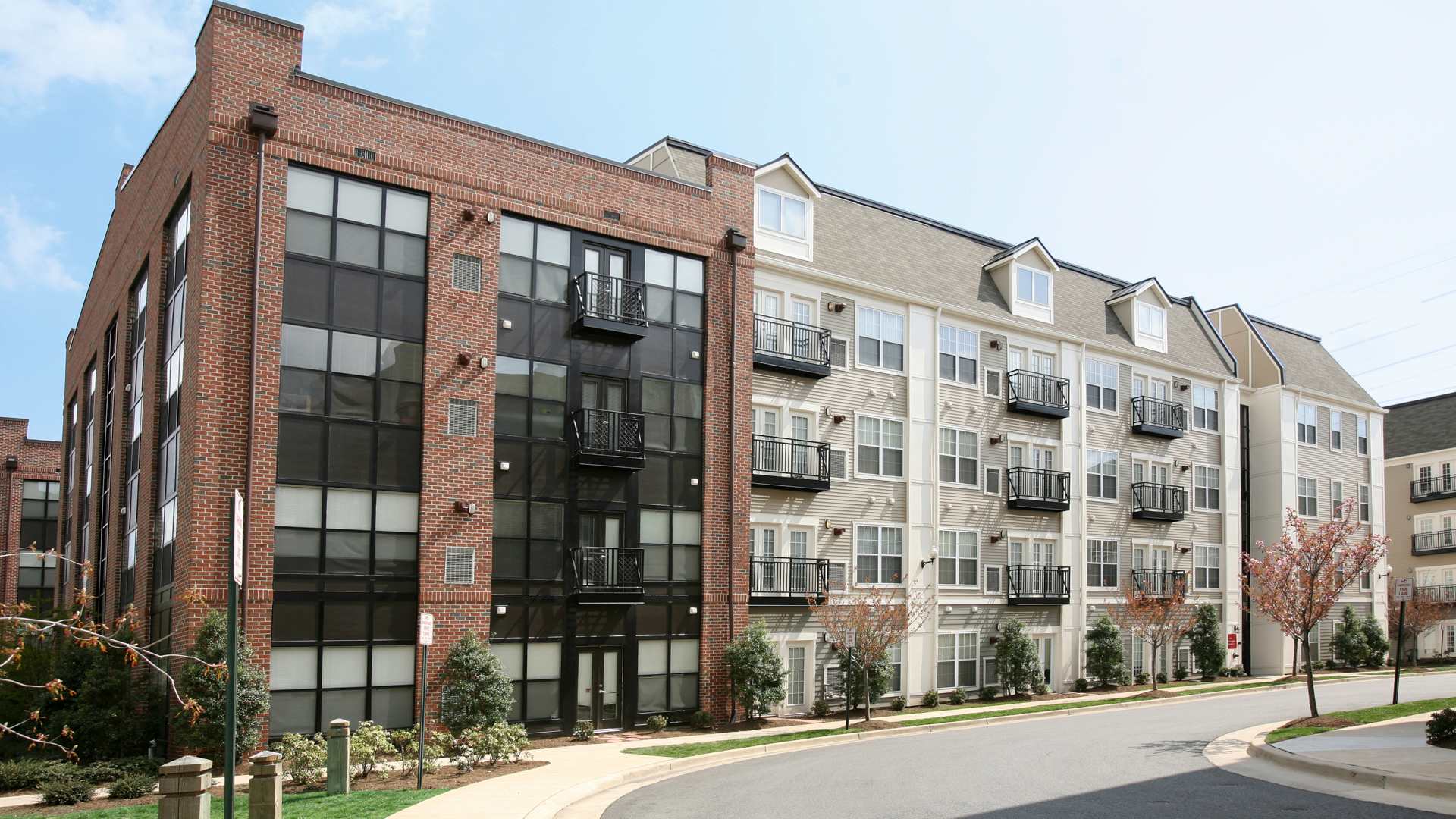 Carlyle Mill Apartments - Building