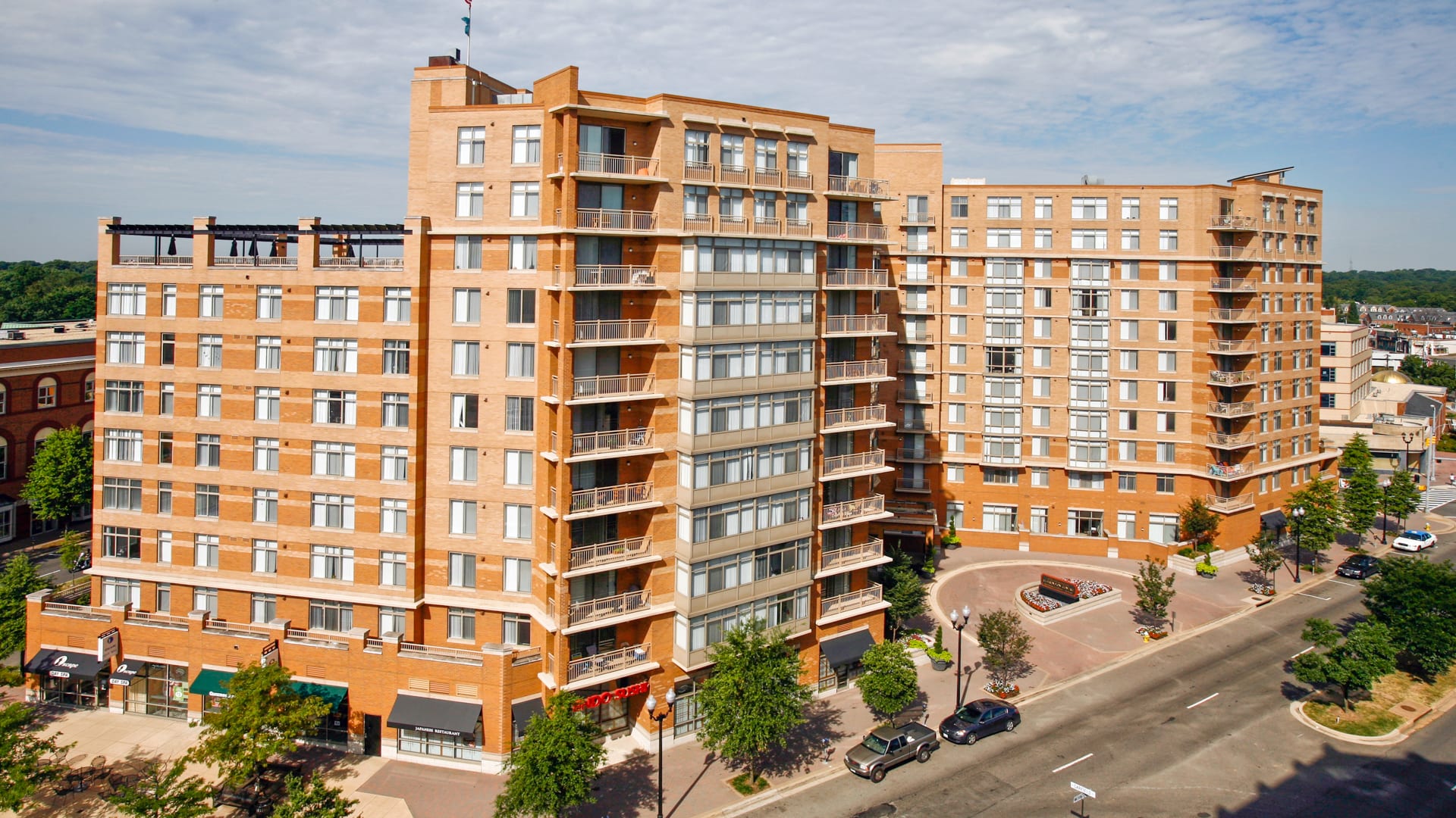 The Reserve at Clarendon Centre Apartments in Arlington 3000 N. Washington Blvd