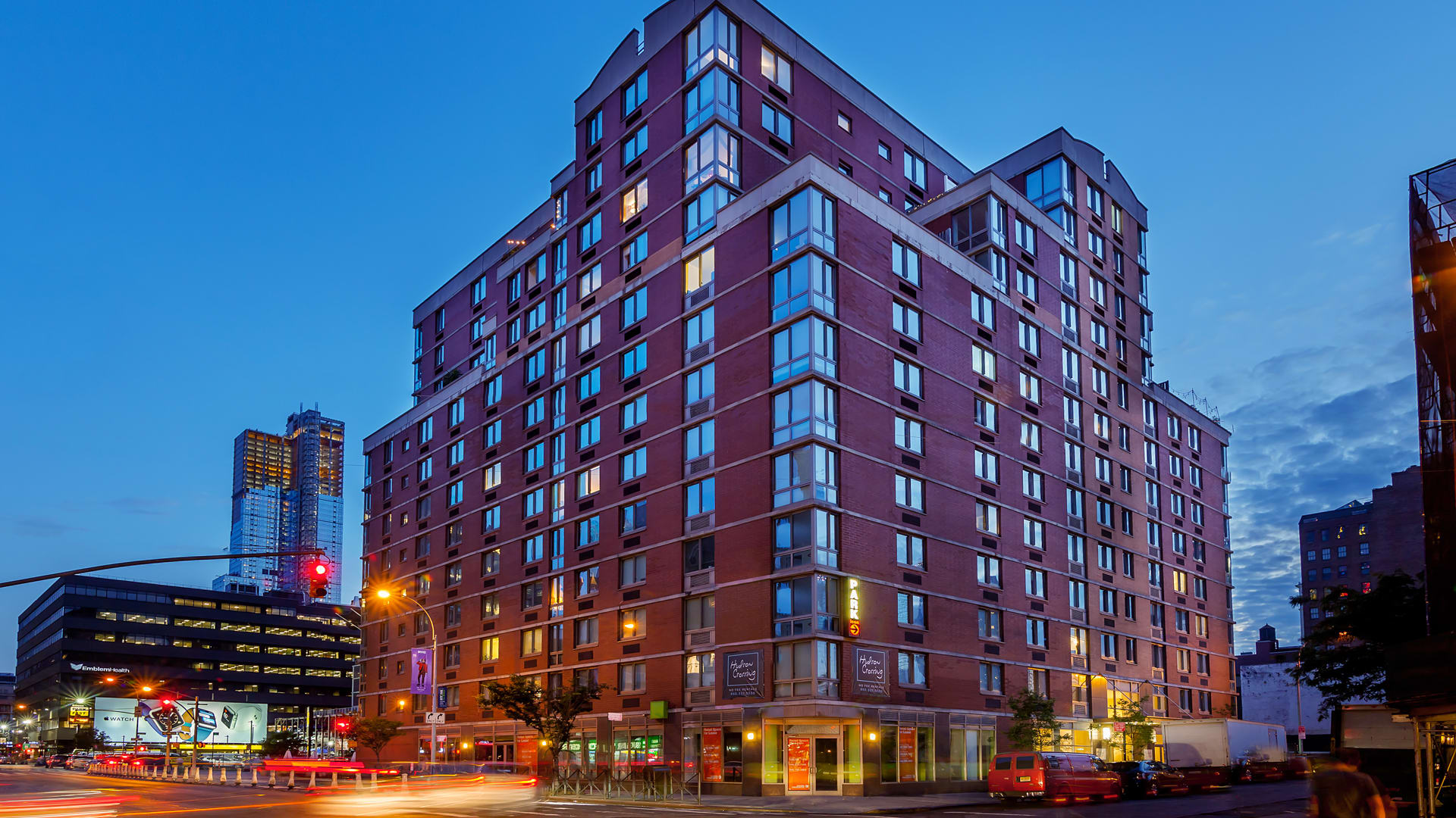Hudson Crossing Apartments in Midtown West - 400 West 37th St - Special  Offer! | EquityApartments.com