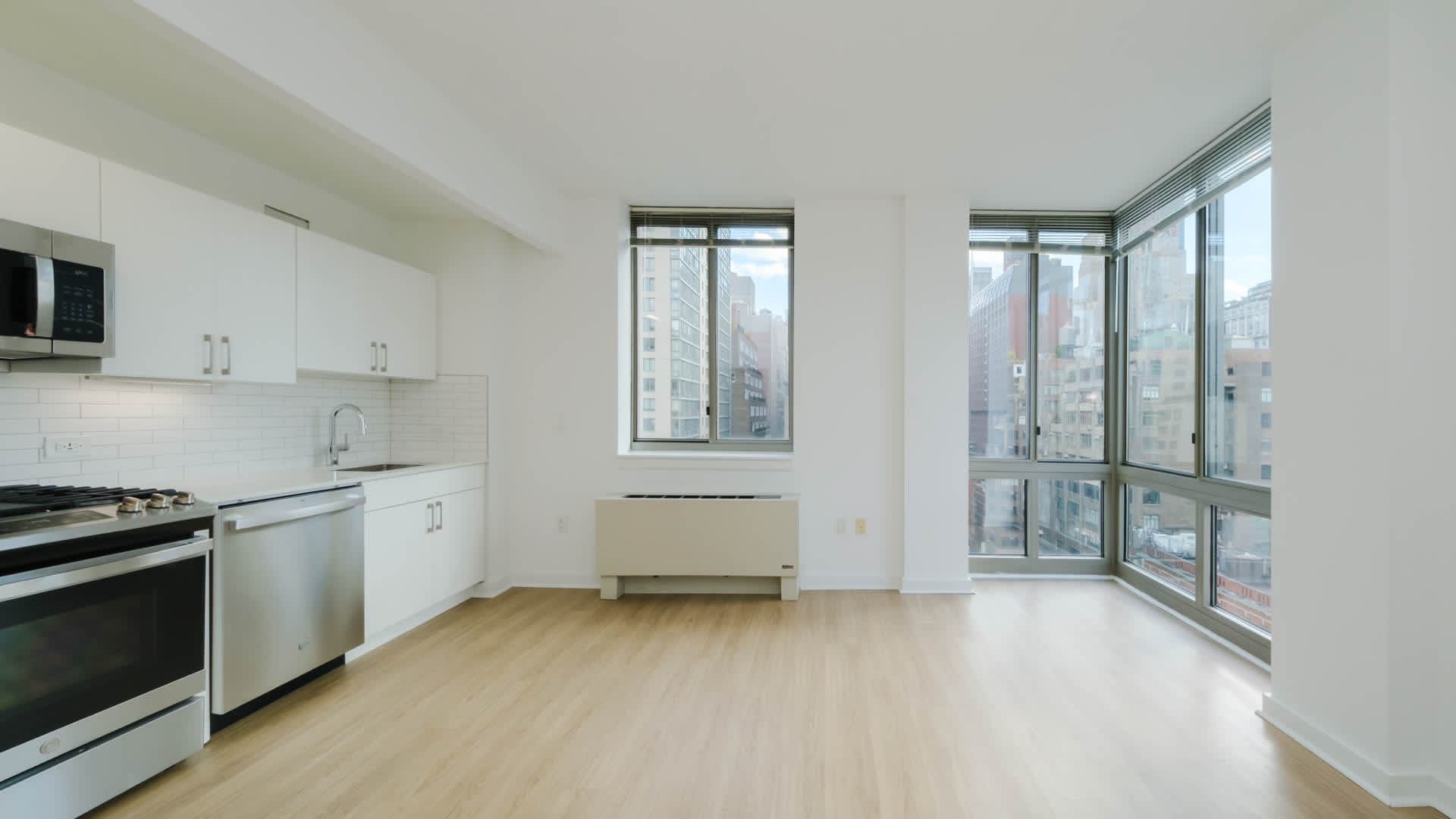 400 W 37 St #14K, Manhattan, NY 10018 3