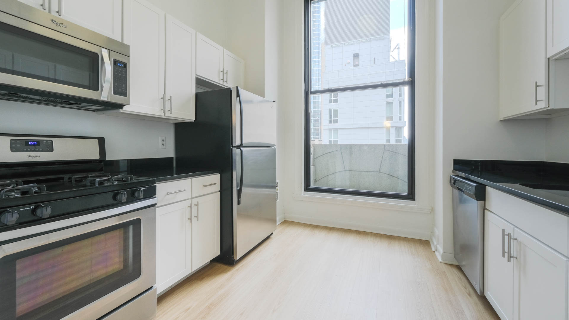 71 Broadway Apartments - Kitchen