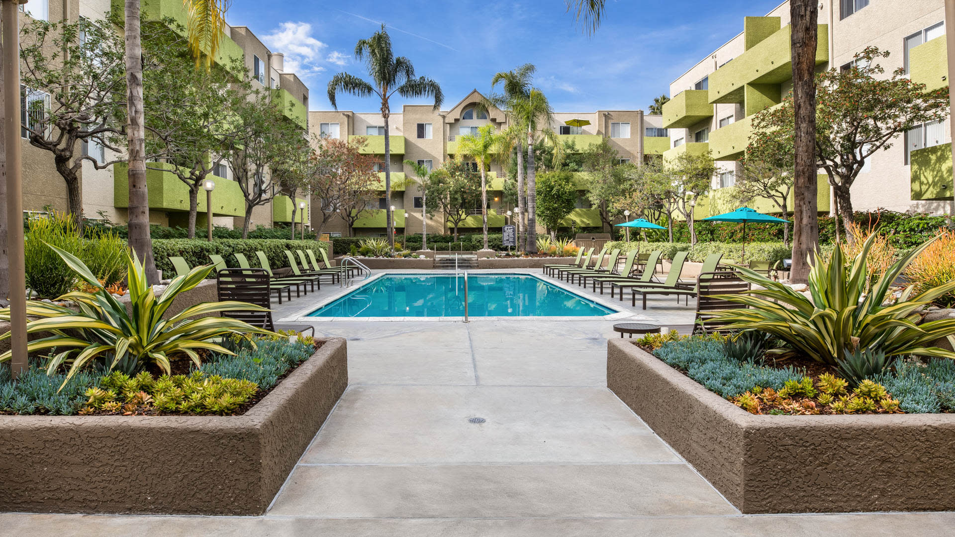 Hampshire Place Apartments Koreatown, Los Angeles 501 S. New