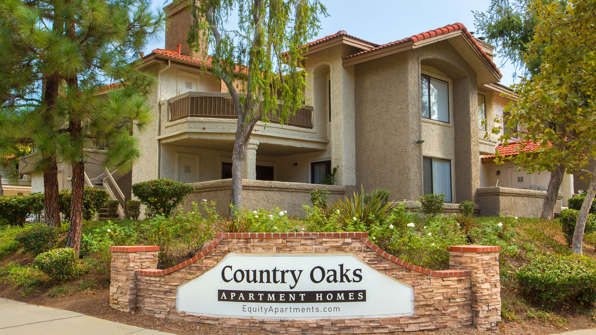 Country Oaks Apartments - Exterior
