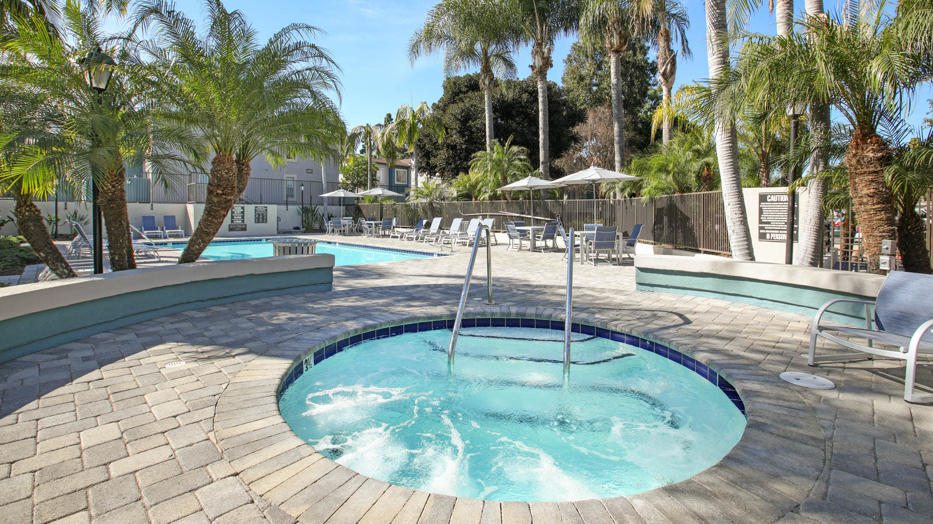 Avanti Apartments - Hot Tub 