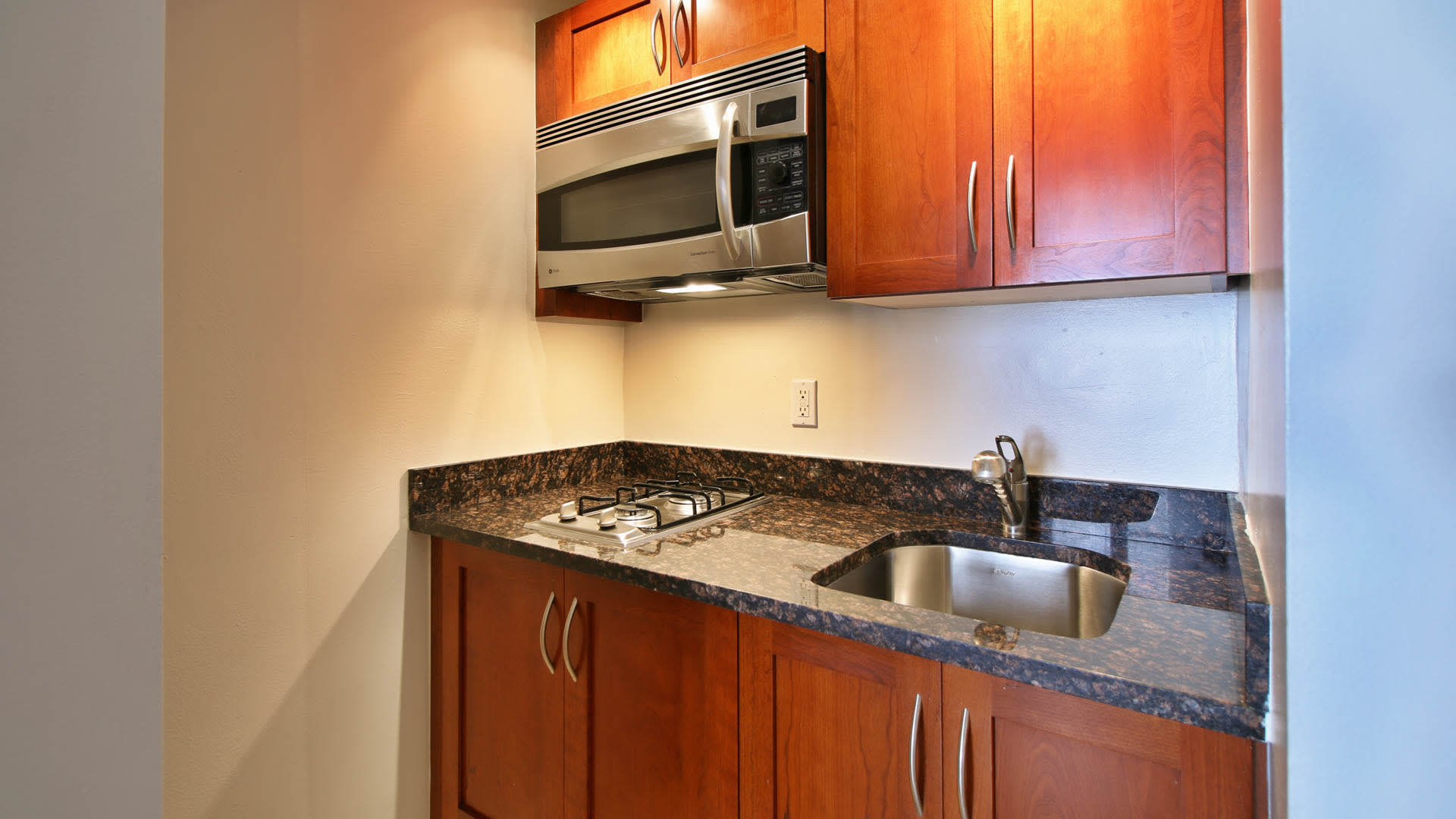 228 West 71 Street #14I, Manhattan, NY 10023