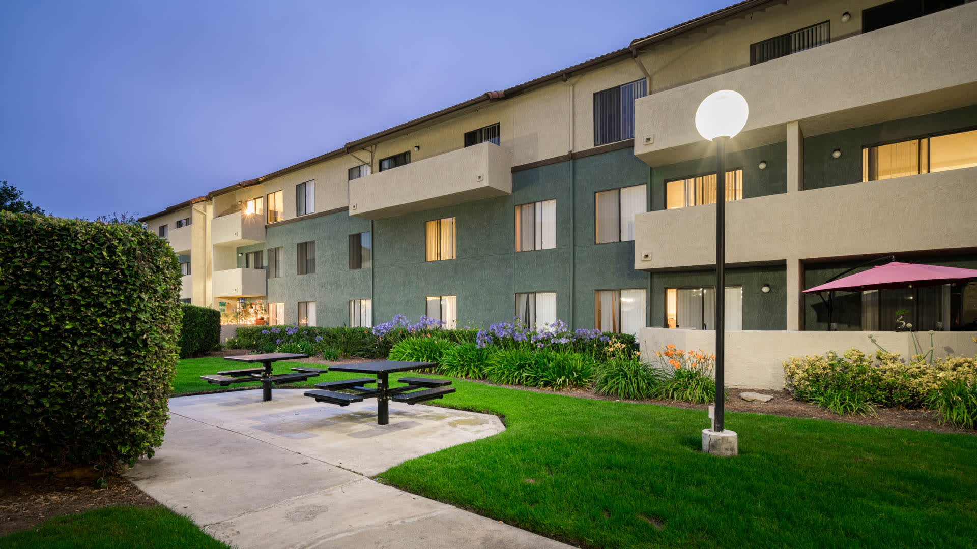 Ocean Crest Apartments - Exterior