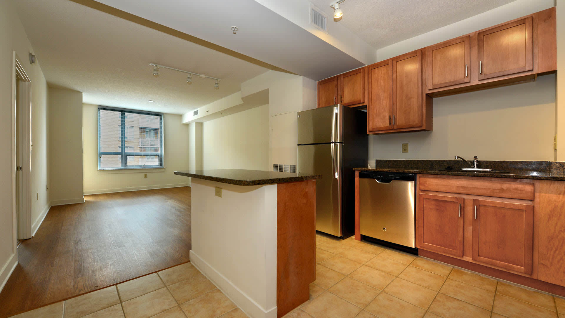 The Veridian Apartments Reviews In Silver Spring 1133 East West Highway Equityapartments Com