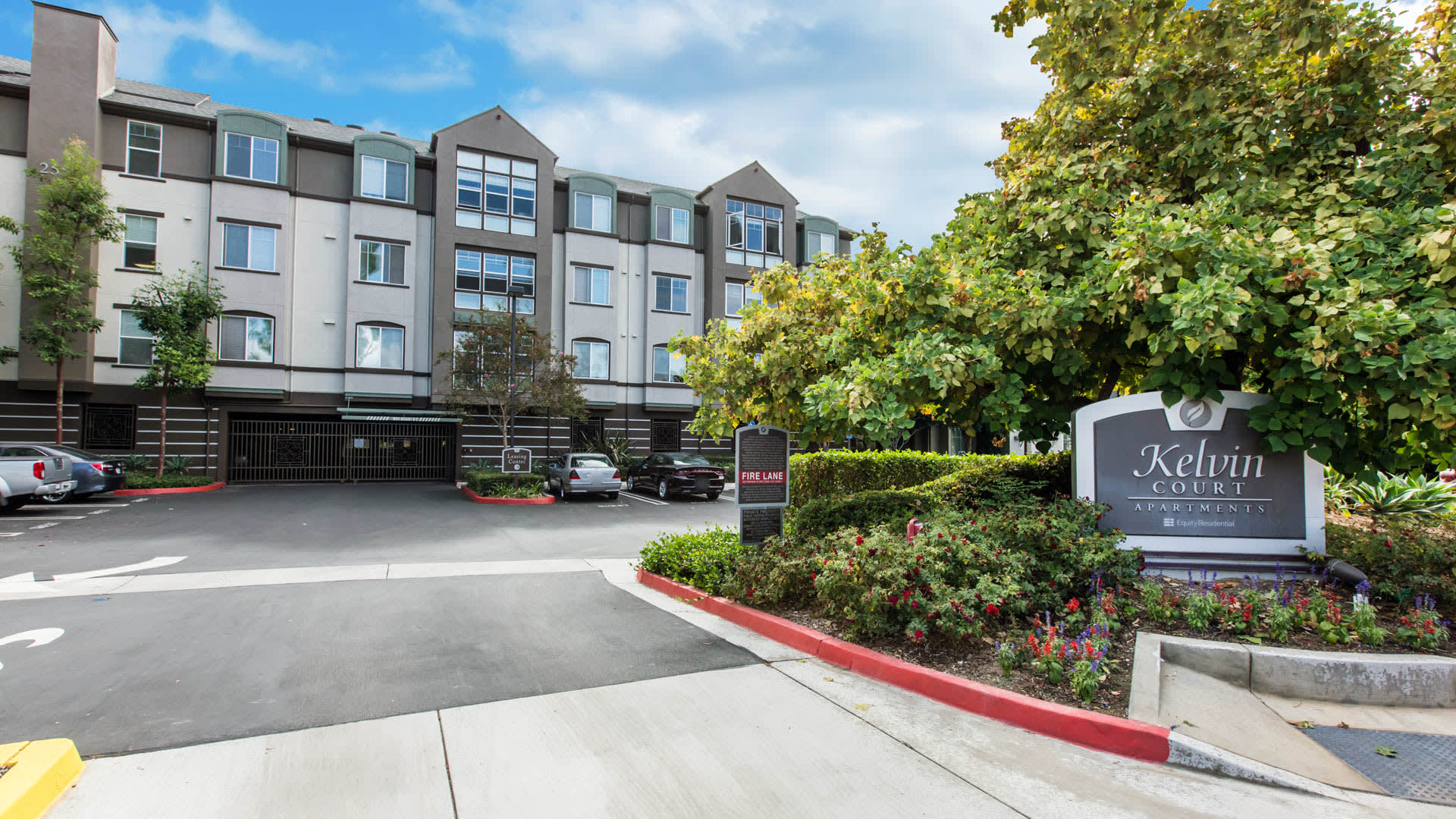 Kelvin Court Apartments - Entrance