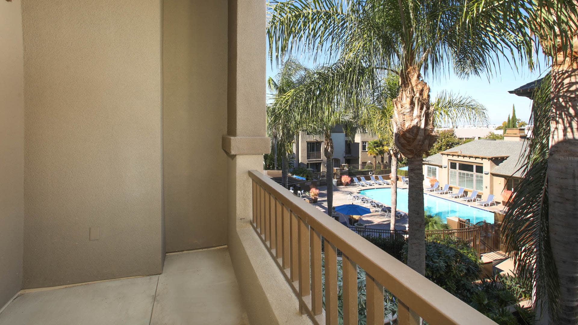 San Paulo Apartment Homes - Irvine, CA