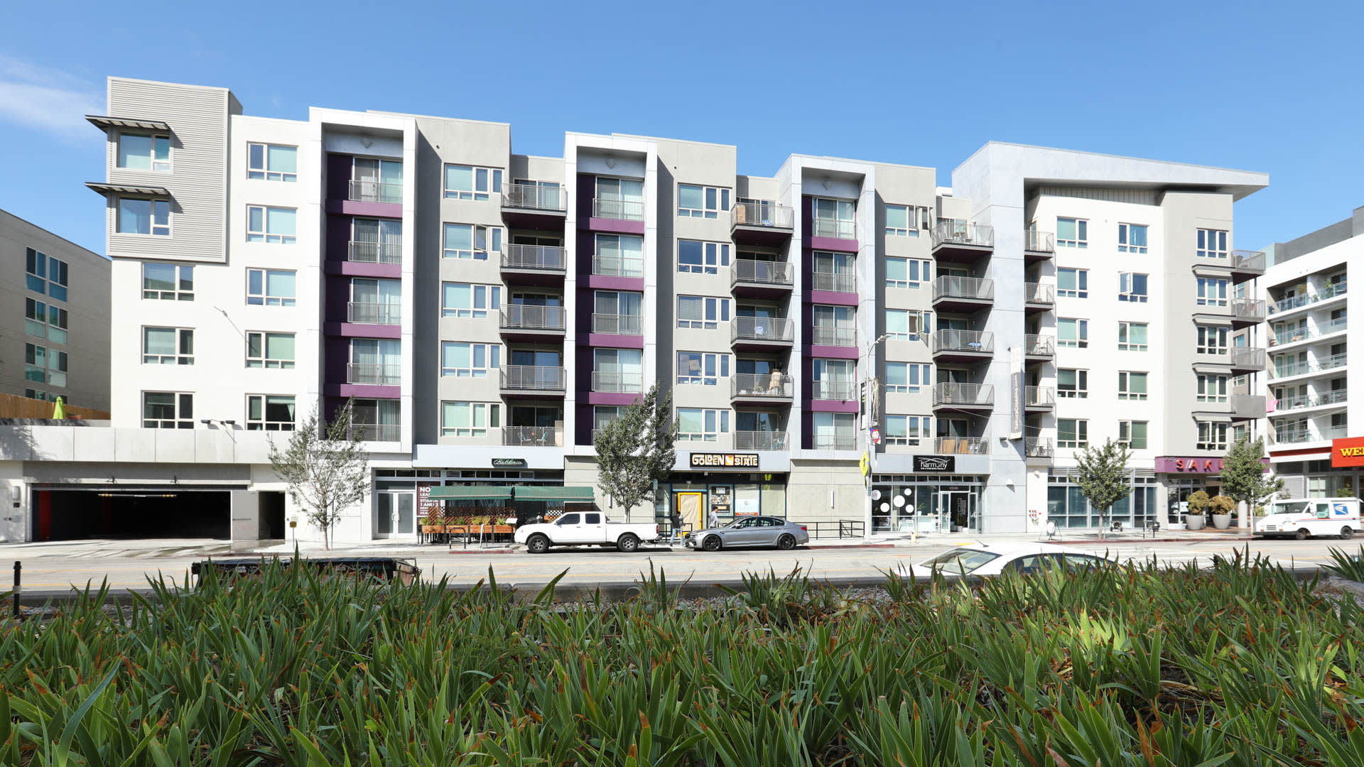 Sakura Crossing Apartments Little Tokyo Los Angeles 235 South San Pedro St Equityapartments Com