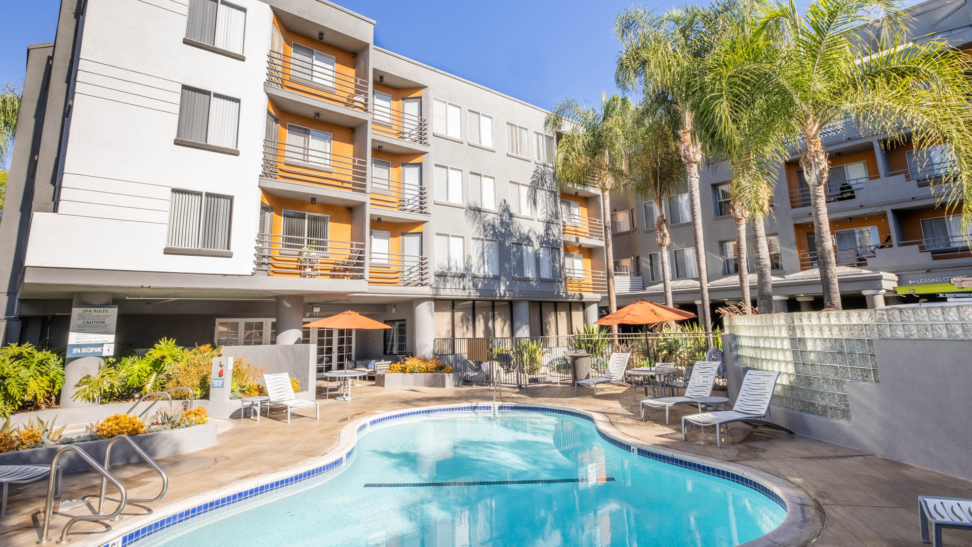 The Encore Apartments Sherman Oaks 4920 Van Nuys Blvd