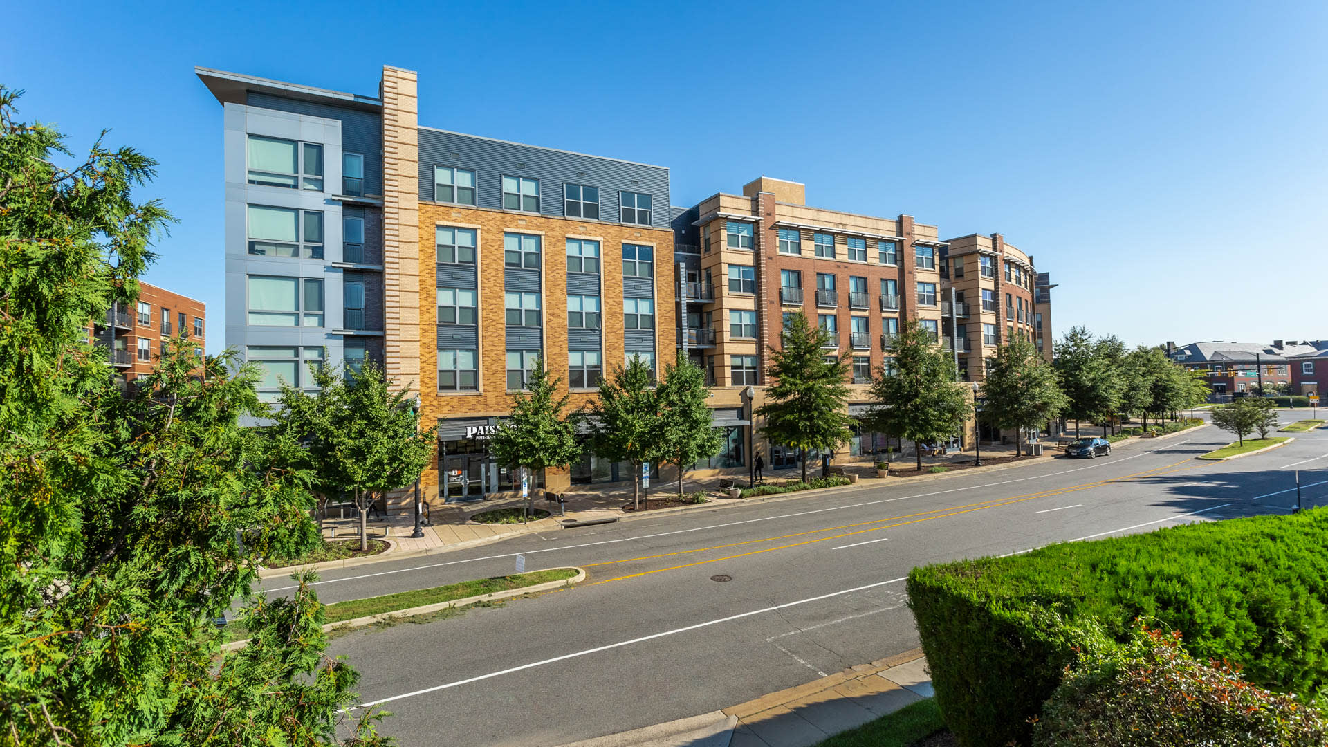 2201 Pershing Apartments - Exterior 