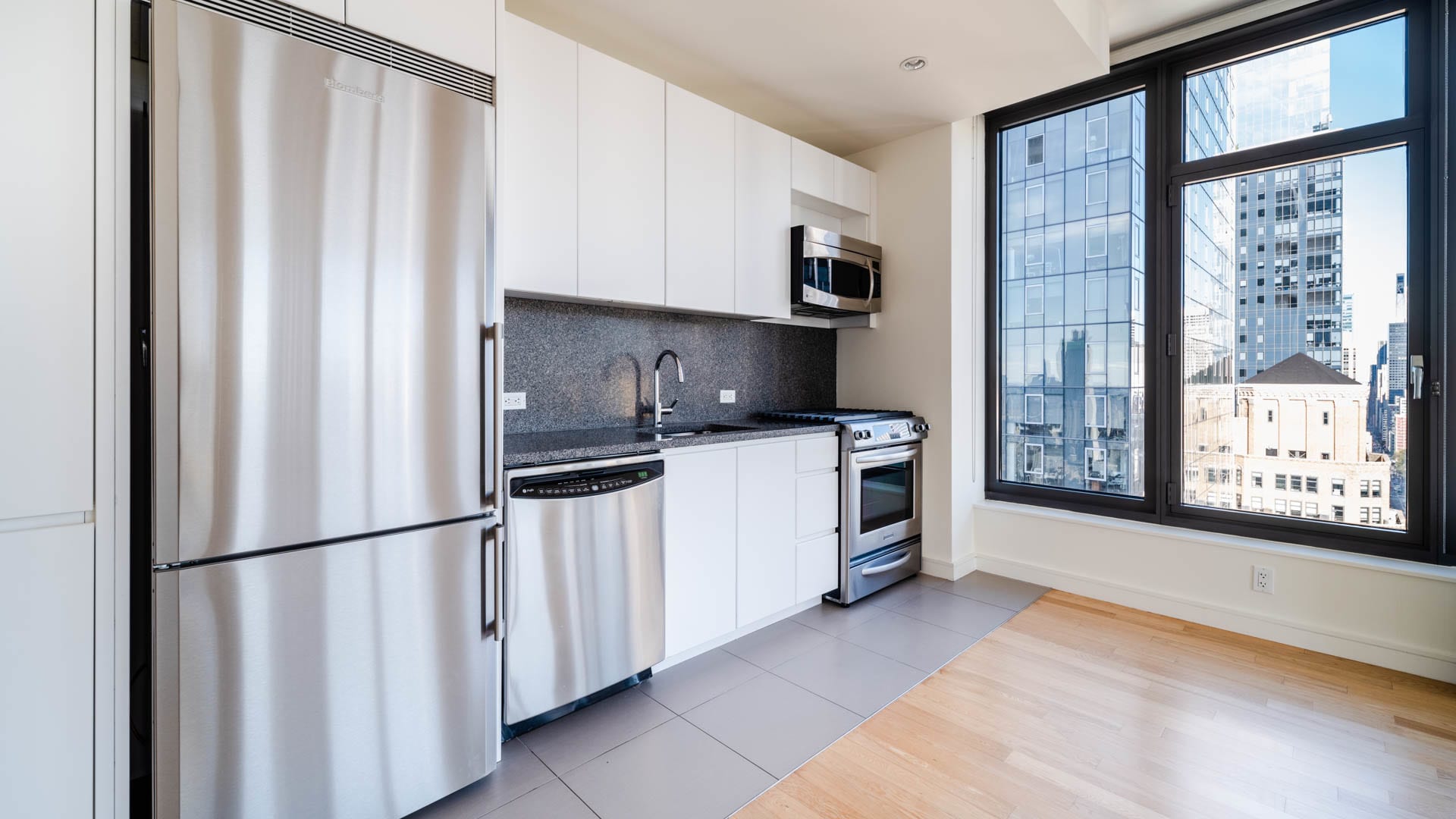 Beatrice Apartments - Kitchen