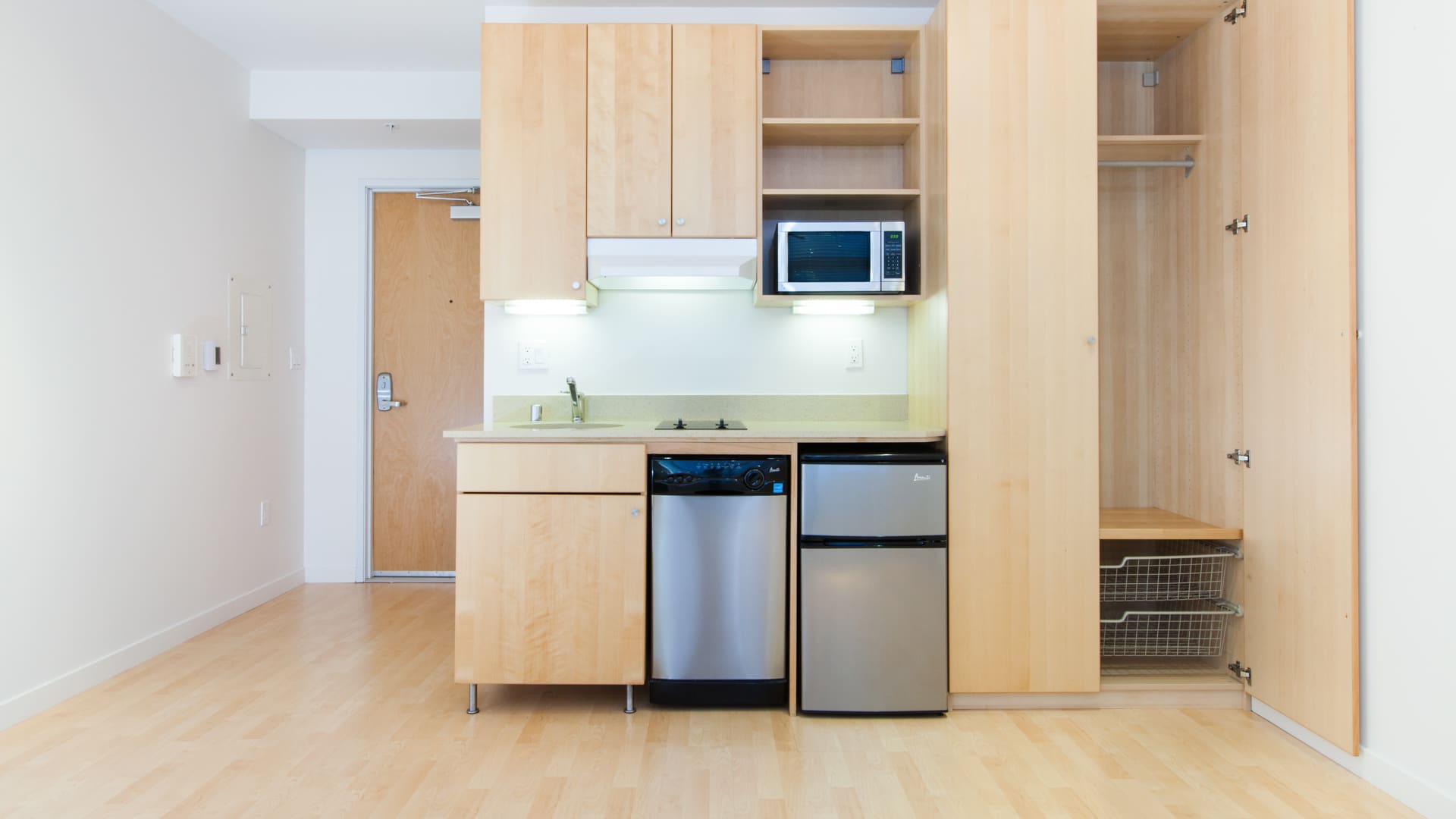 77 Bluxome Apartments - Kitchenette