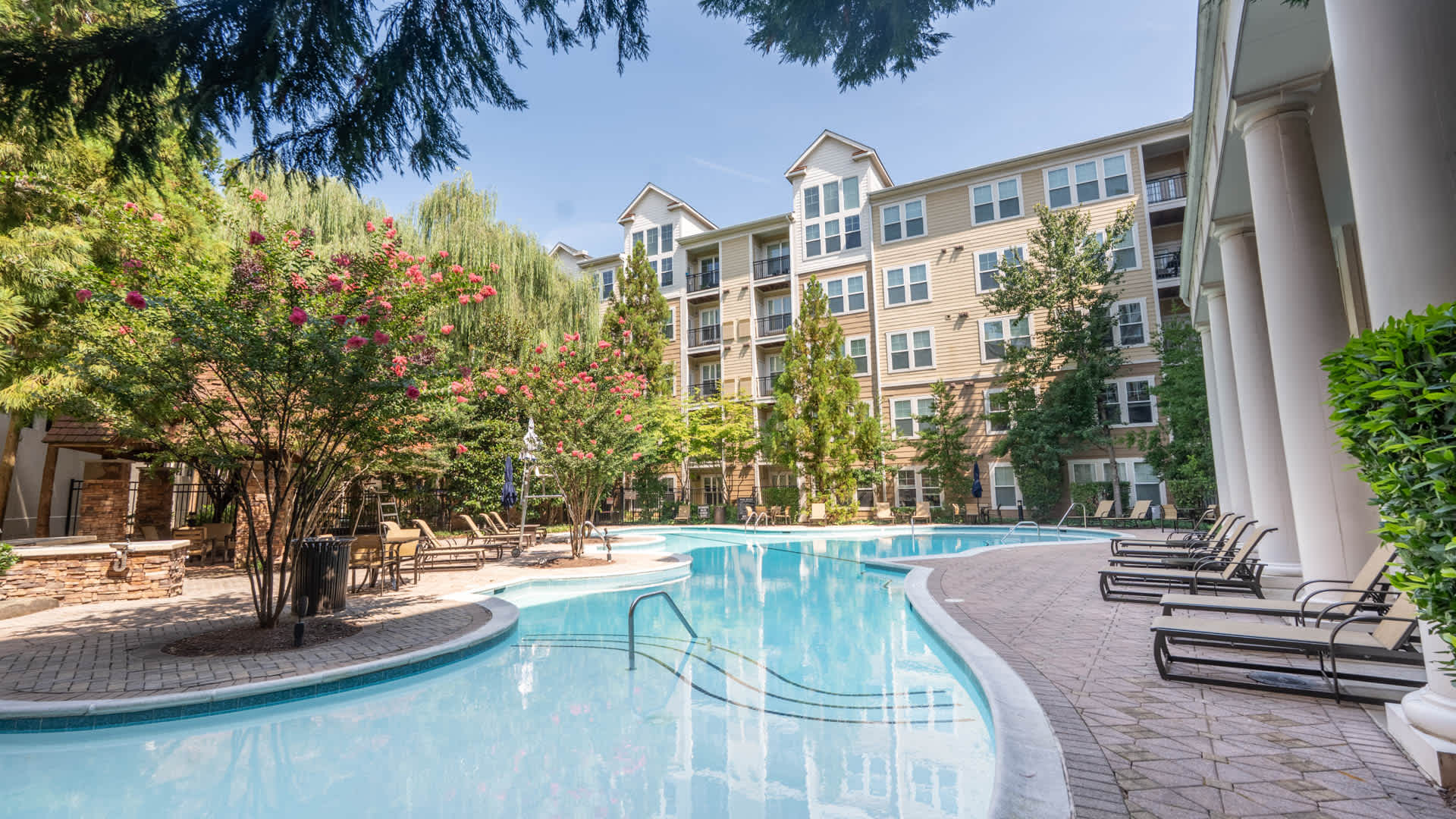 Westchester Rockville Station Apartments - Swimming Pool