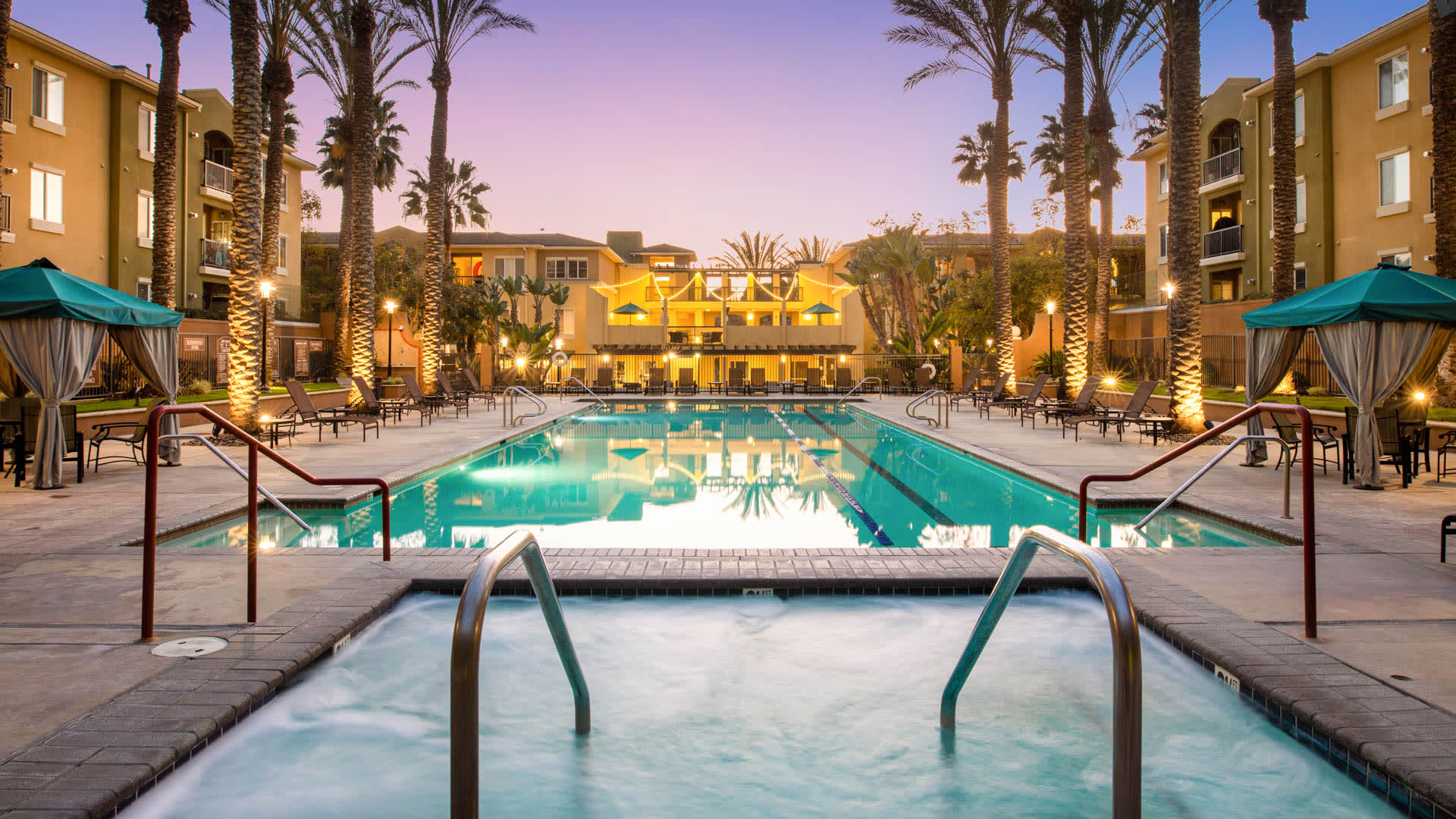 Mariposa at Playa del Rey Apartments - Swimming Pool and Hot Tub 