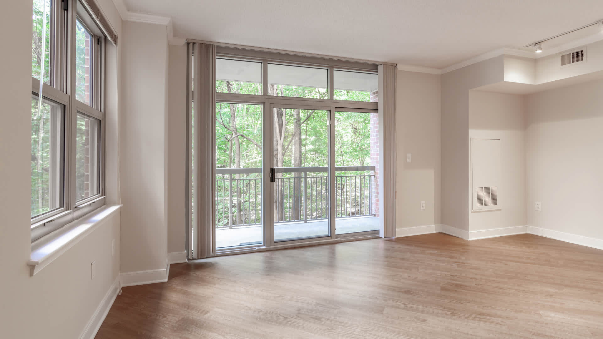 Park Connecticut Apartments - Living Room