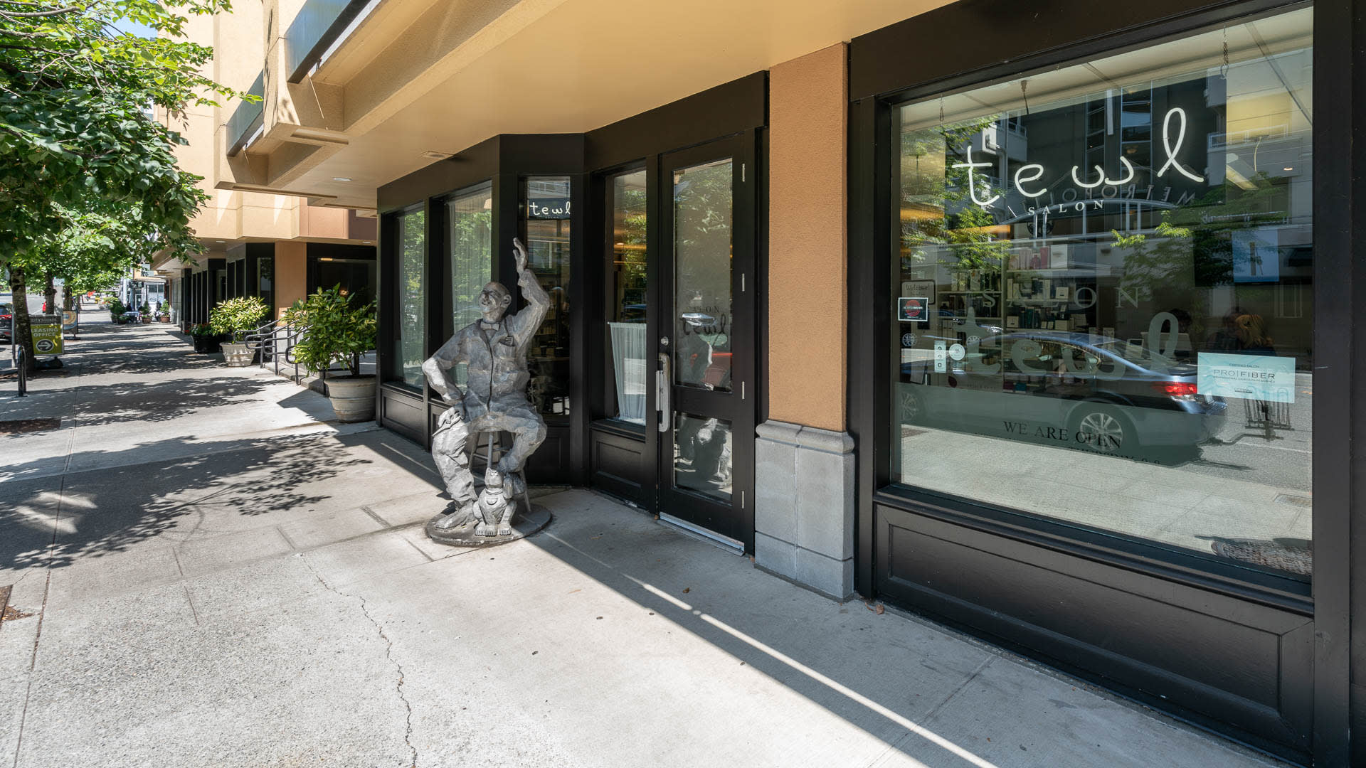 City Square Bellevue Apartments - On-site Salon Tewl