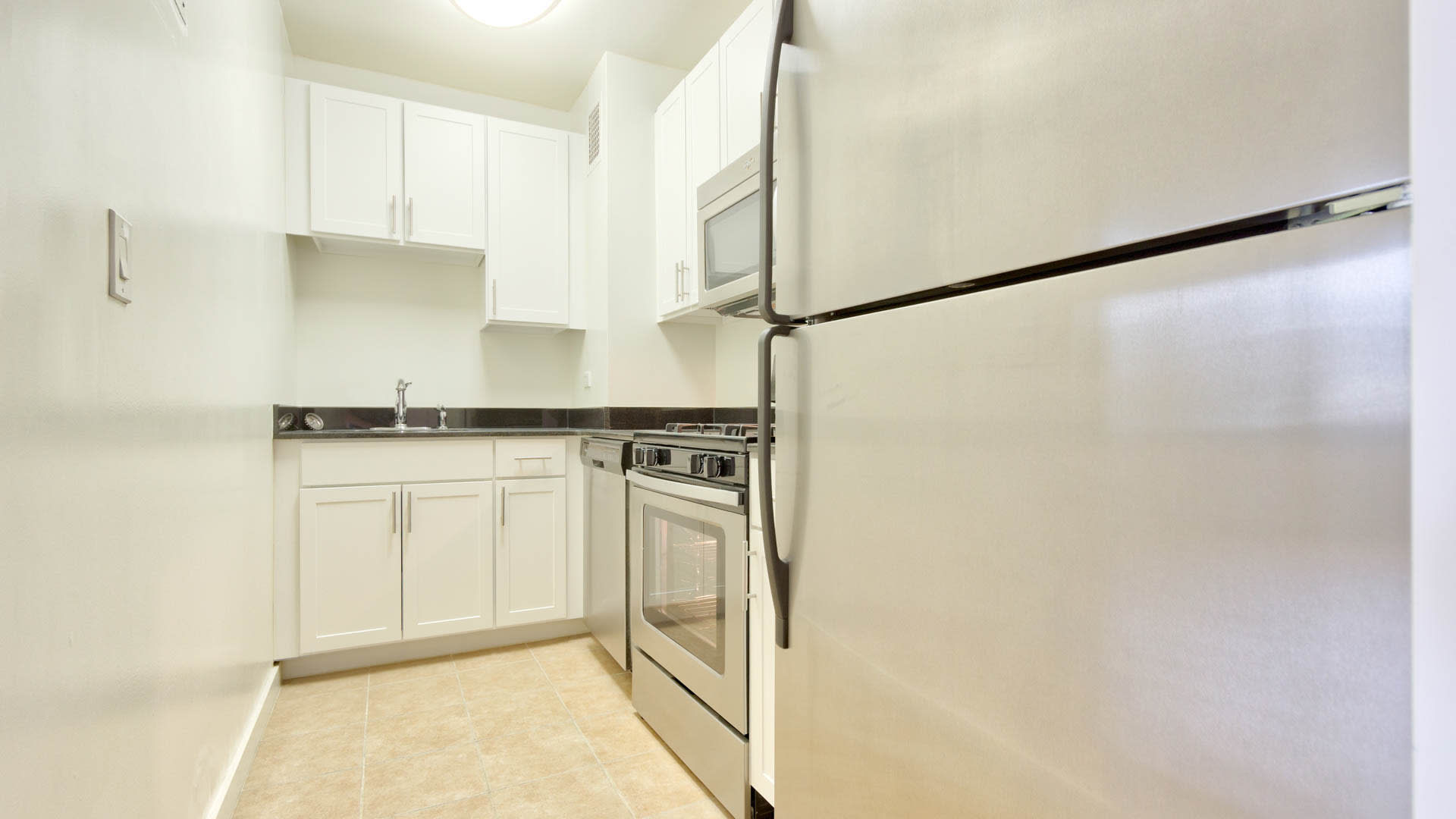 245 East 40 Street #33J, Manhattan, NY 10017