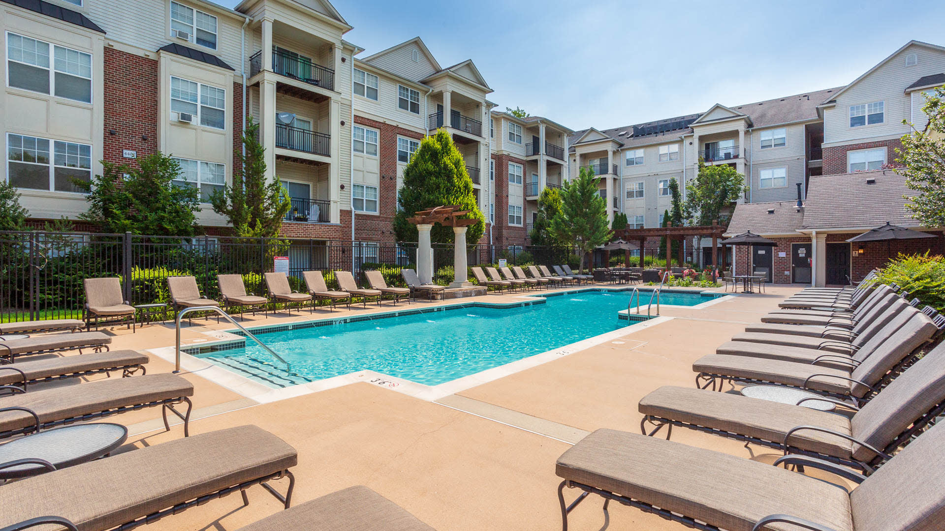 Fairchase Apartments - Swimming Pool