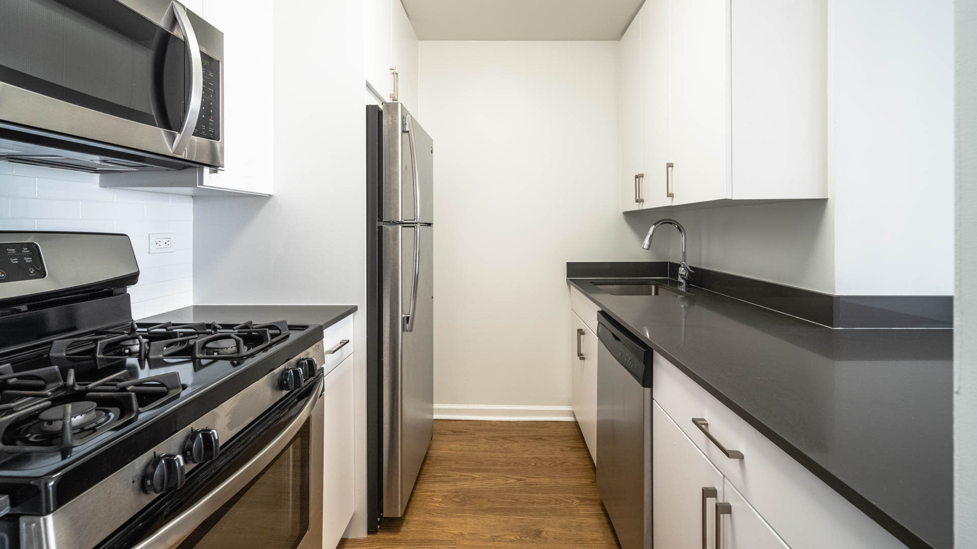 300 East 39 Street #17G, Manhattan, NY 10016