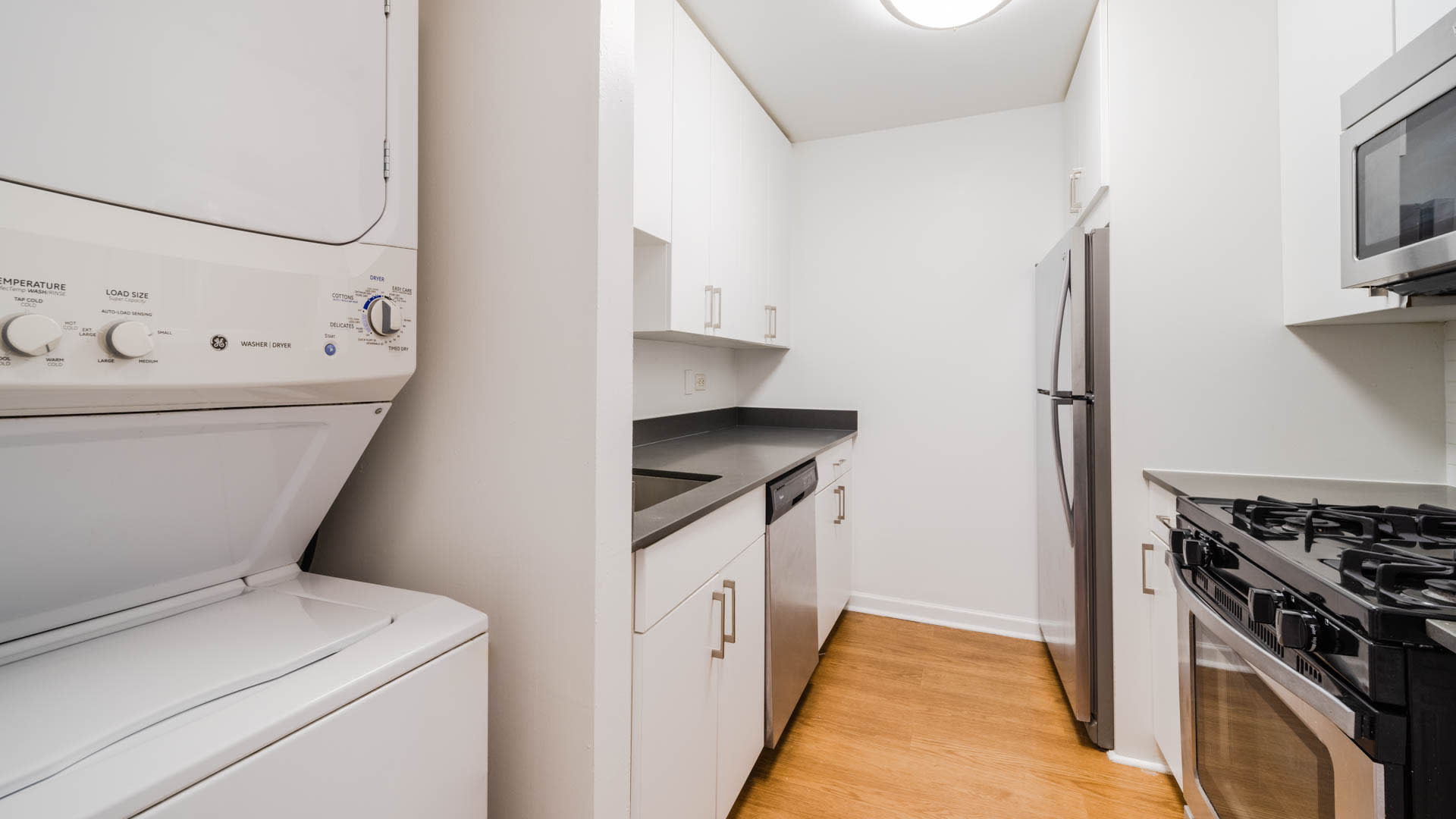 300 East 39 Street #25E, Manhattan, NY 10016 2