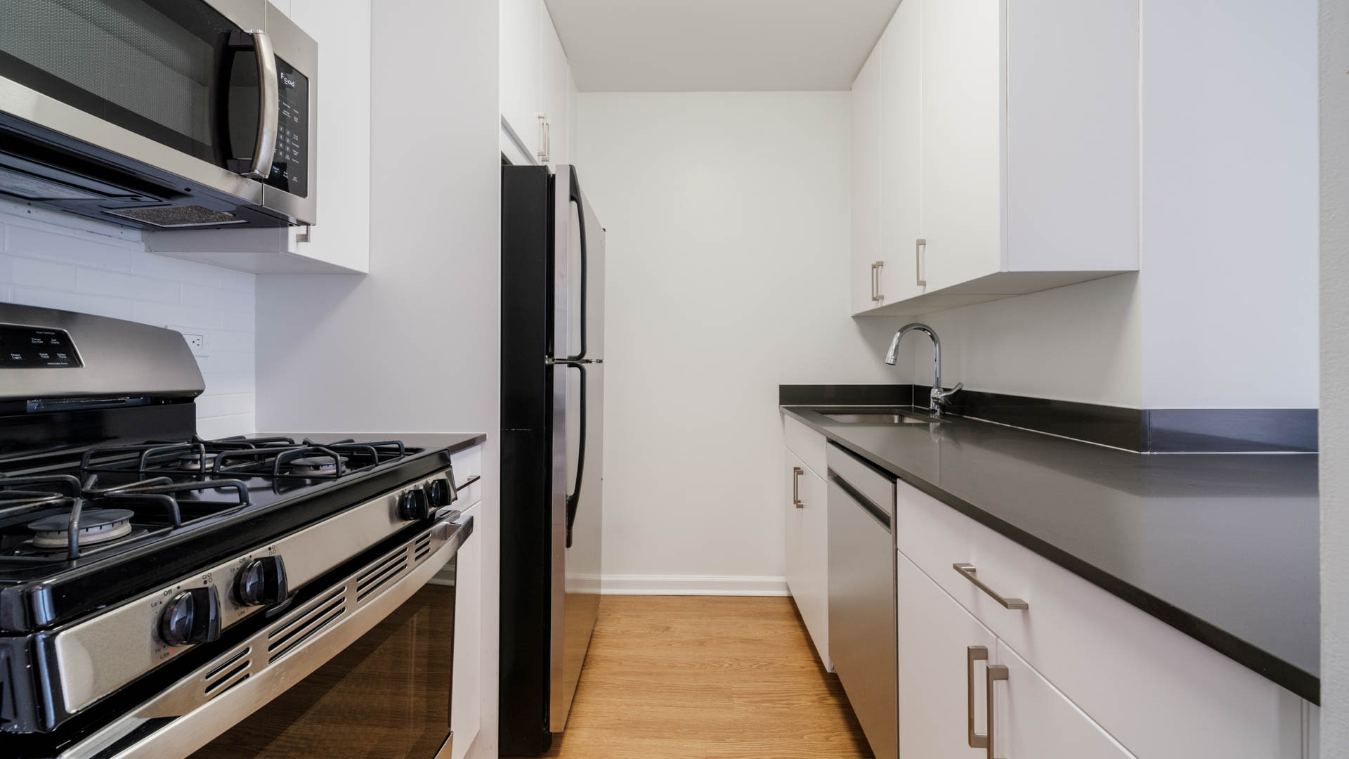 300 East 39 Street #22G, Manhattan, NY 10016