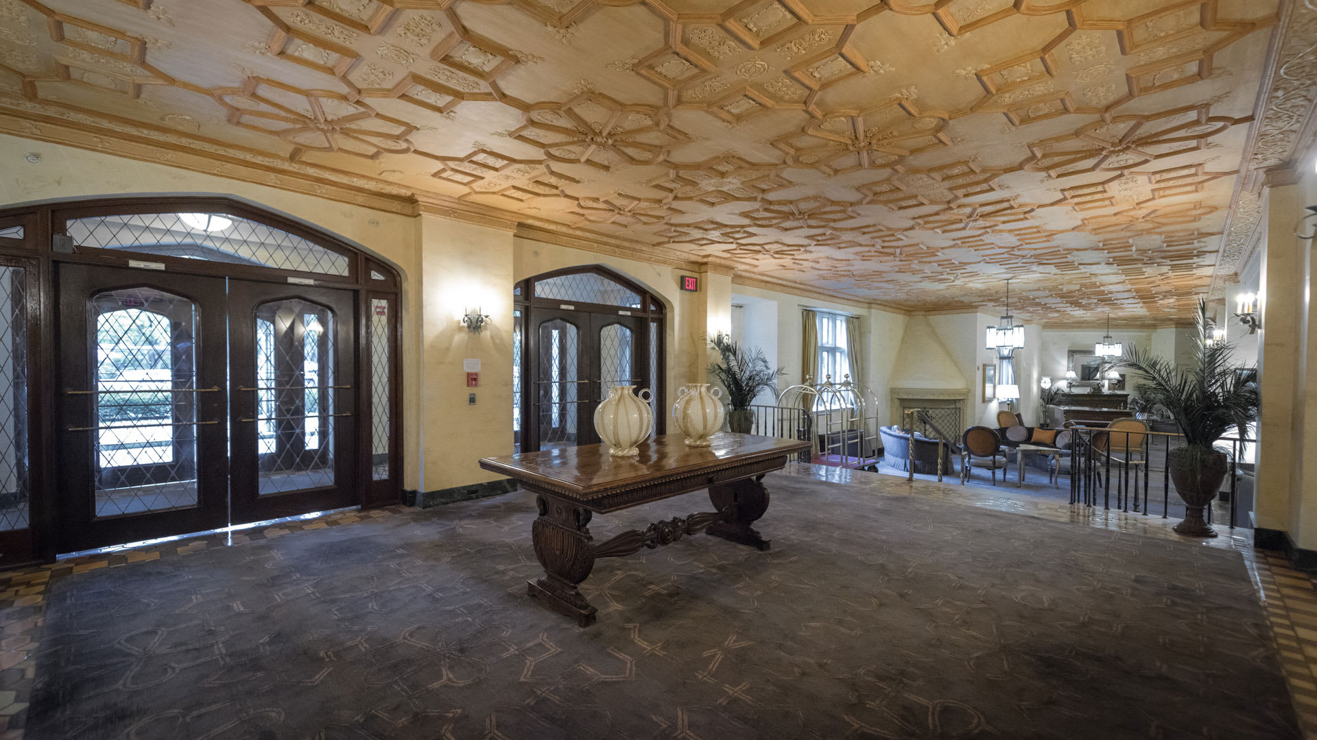 Alban Towers Apartments - Lobby