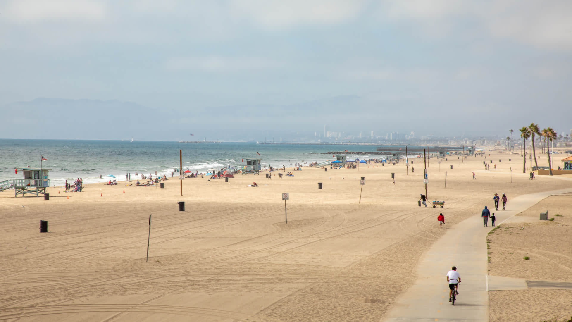 Pacific Place Apartments - Neighborhood 