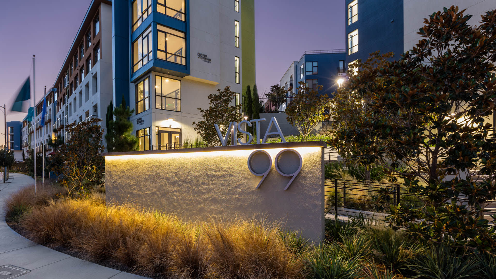 Vista 99 Apartments - Exterior
