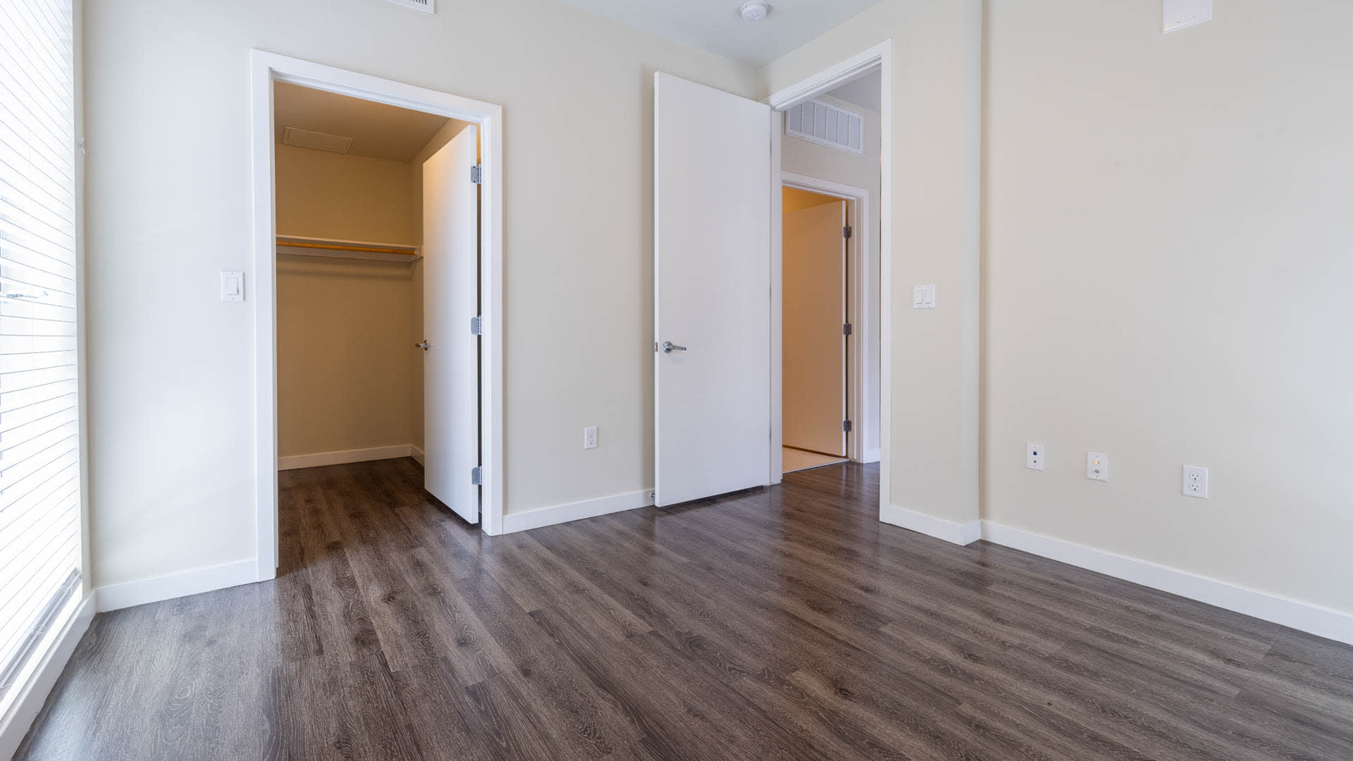 Radius Koreatown Apartments — community and apartment views.