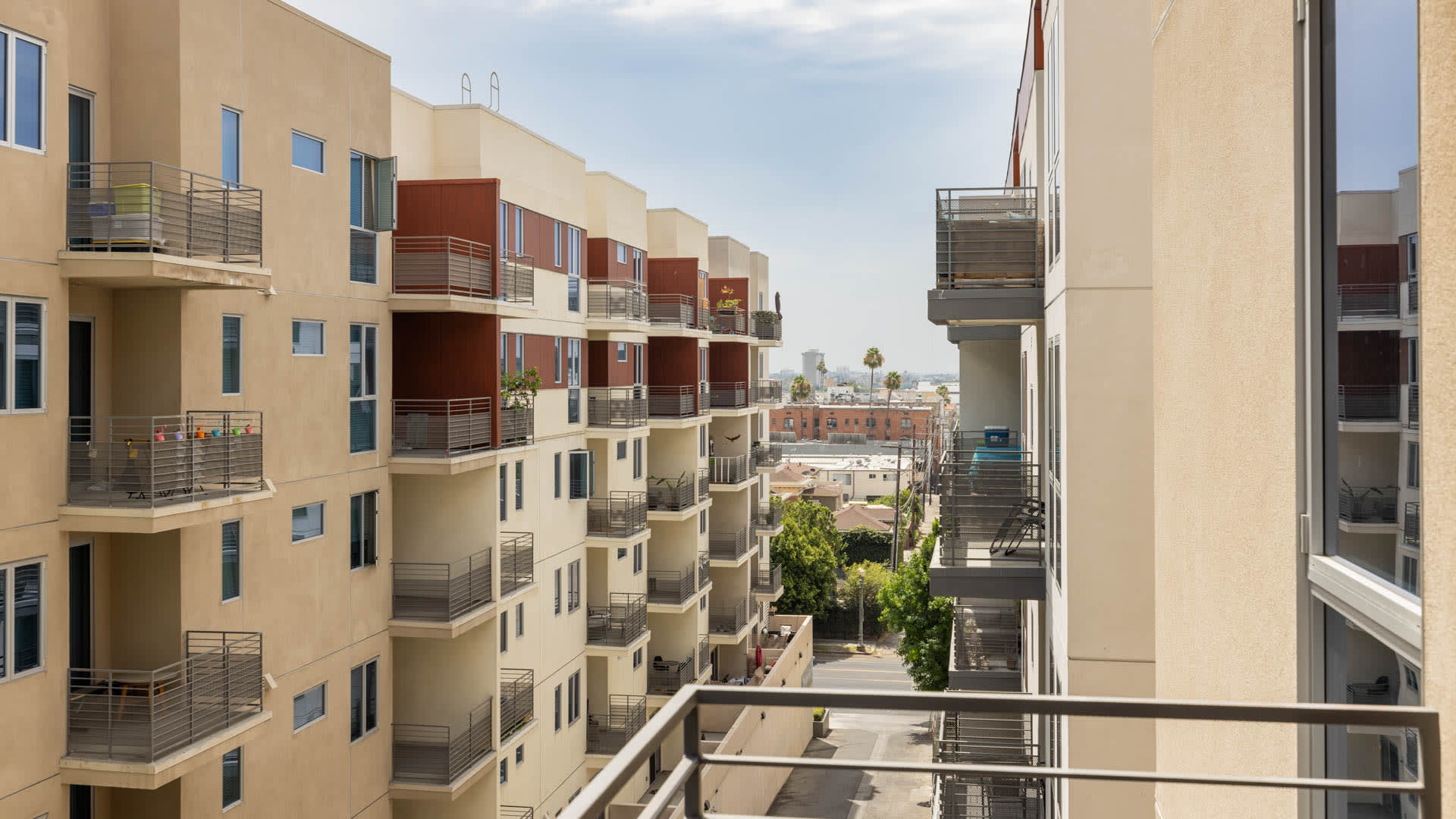 Radius Koreatown Apartments — community and apartment views.
