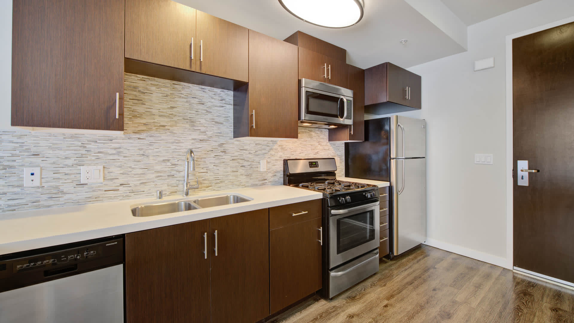 Radius Koreatown Apartments — community and apartment views.