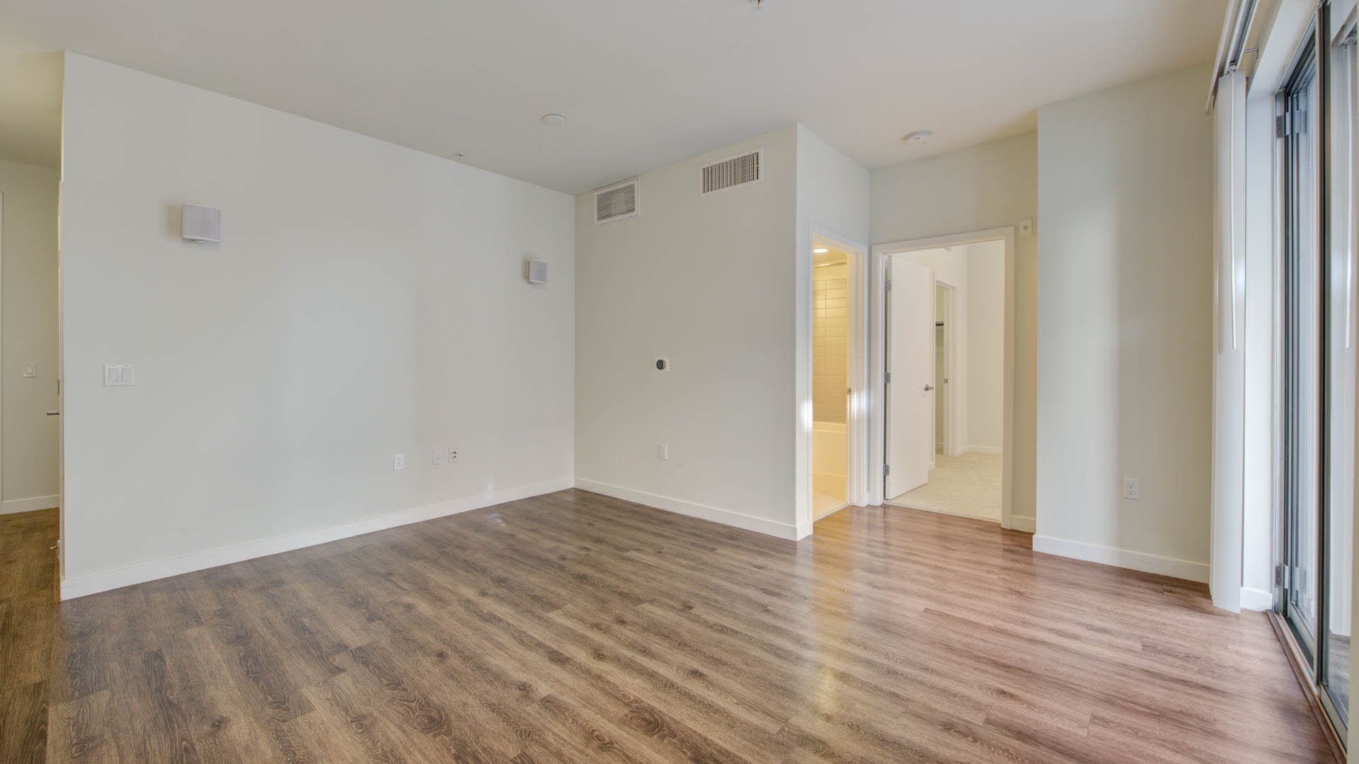 Radius Koreatown Apartments — community and apartment views.
