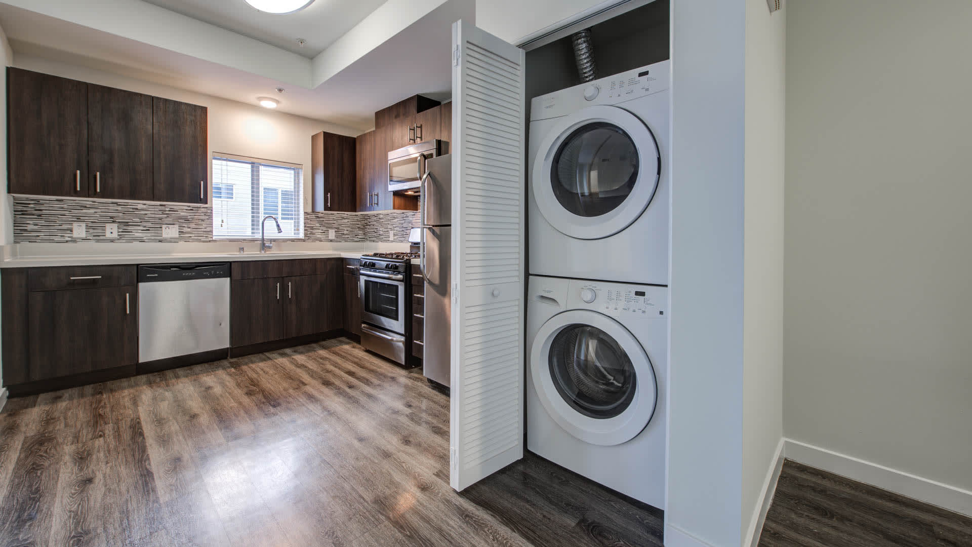 Radius Koreatown Apartments — community and apartment views.