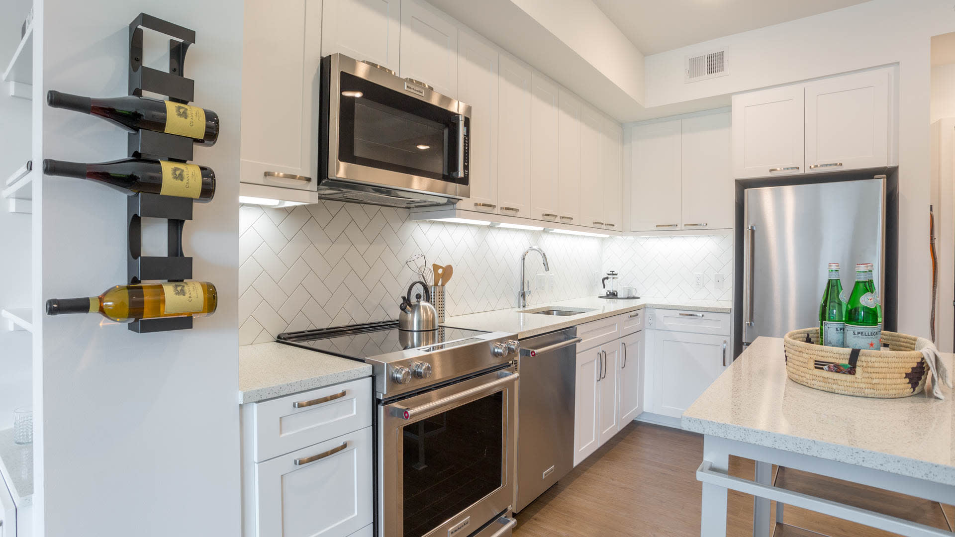 100K Apartments - Kitchen 