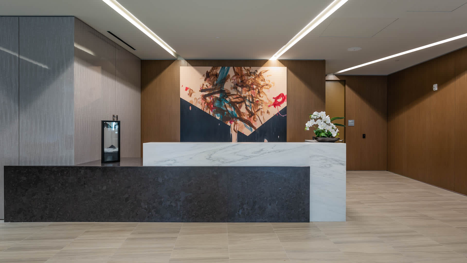 100K Apartments - Lobby