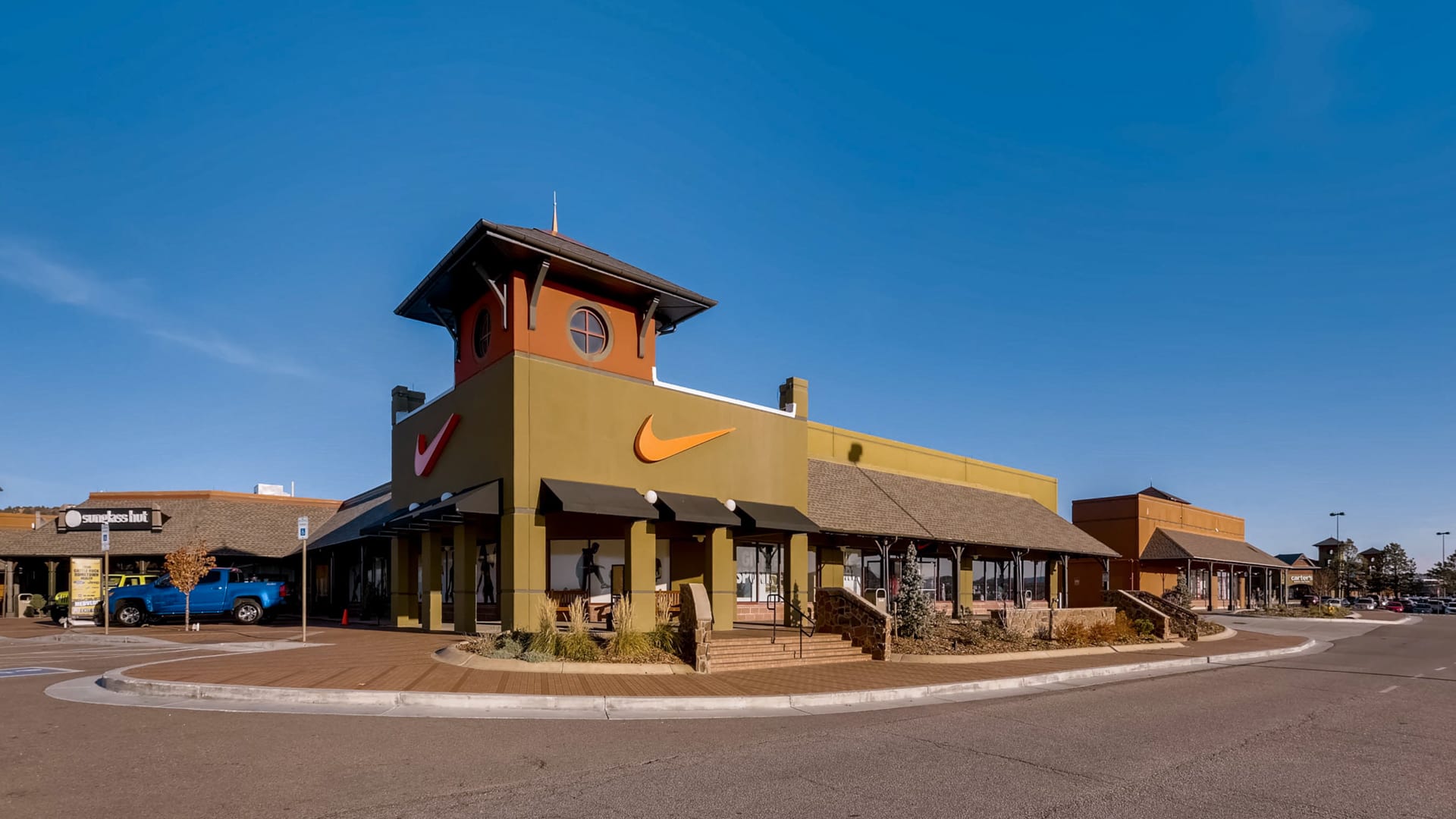 Nike outlet promenade shop