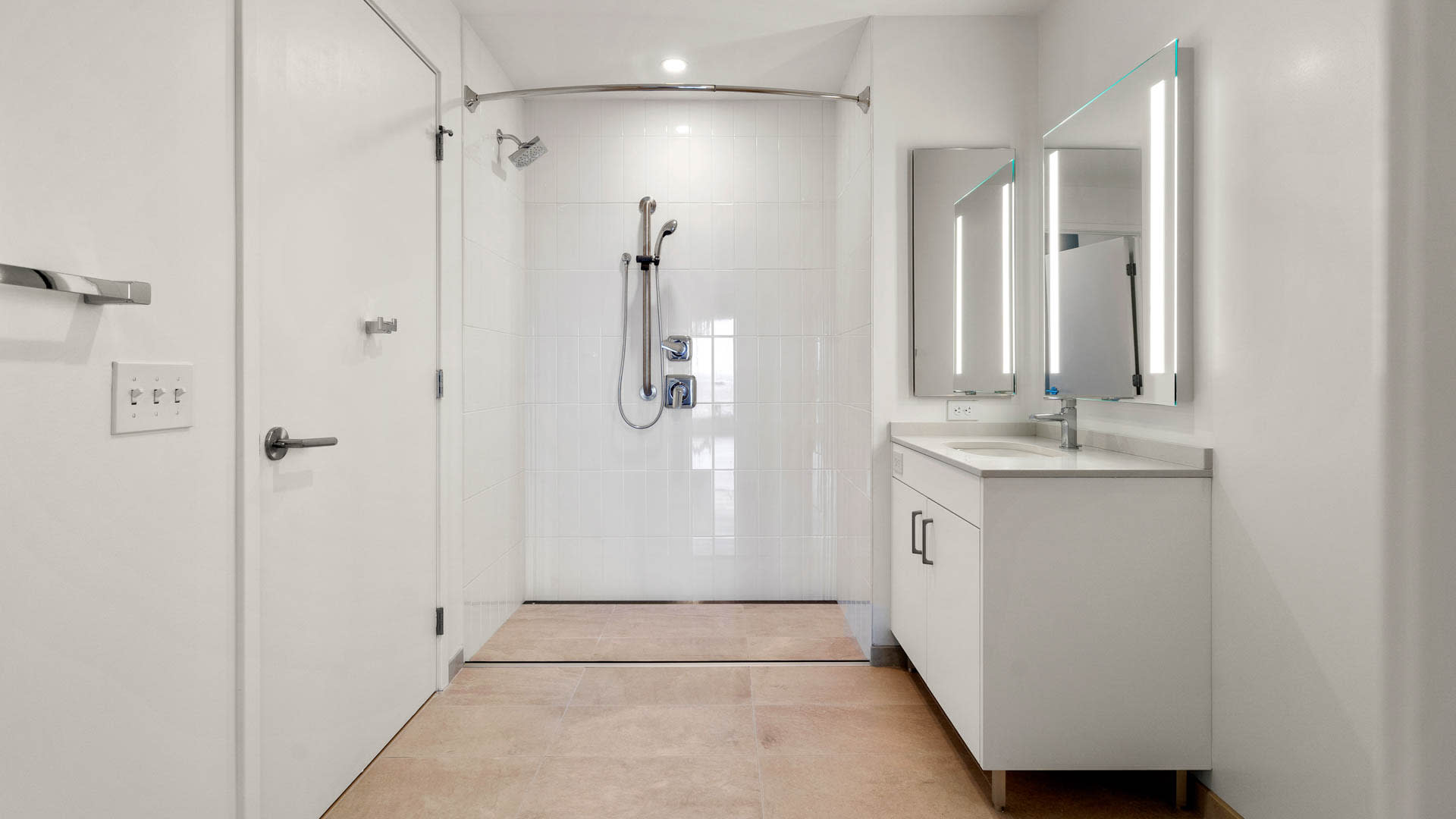35 Lomasney Way - 3,870USD / month