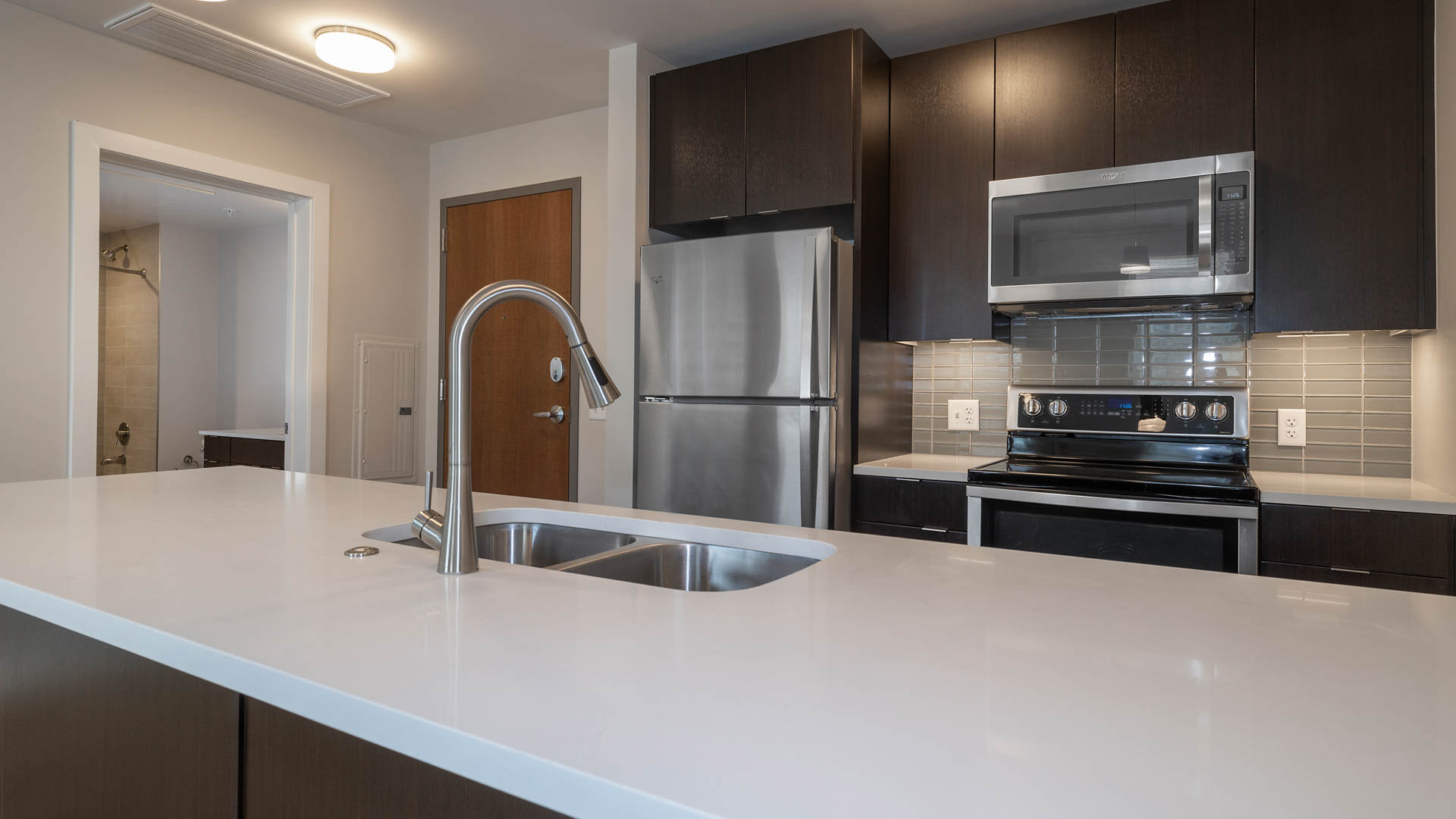 Theo Apartments - Kitchen