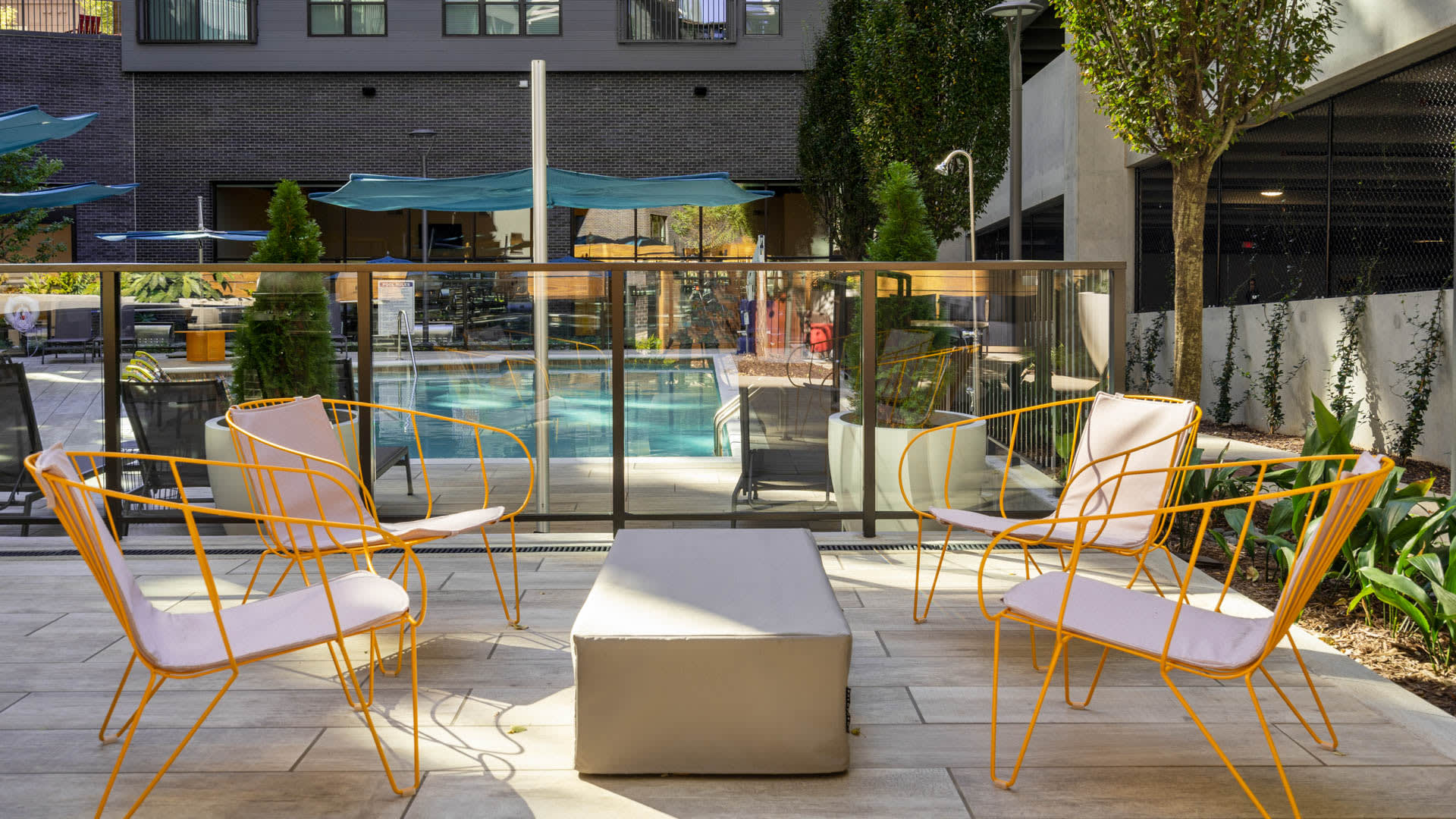 Osprey Apartments - Outdoor Lounge